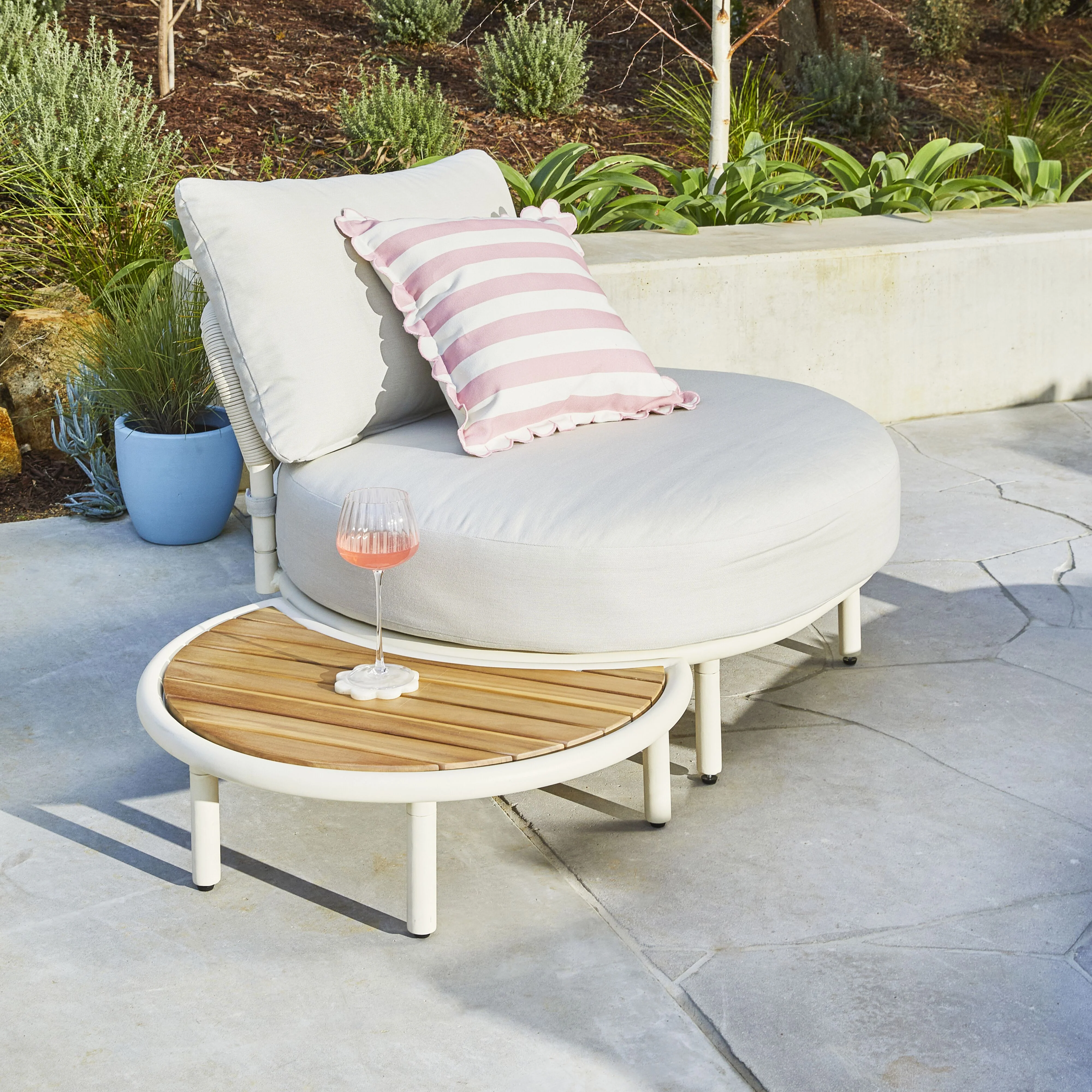 Alesso Curved Occasional Chair - Image 12