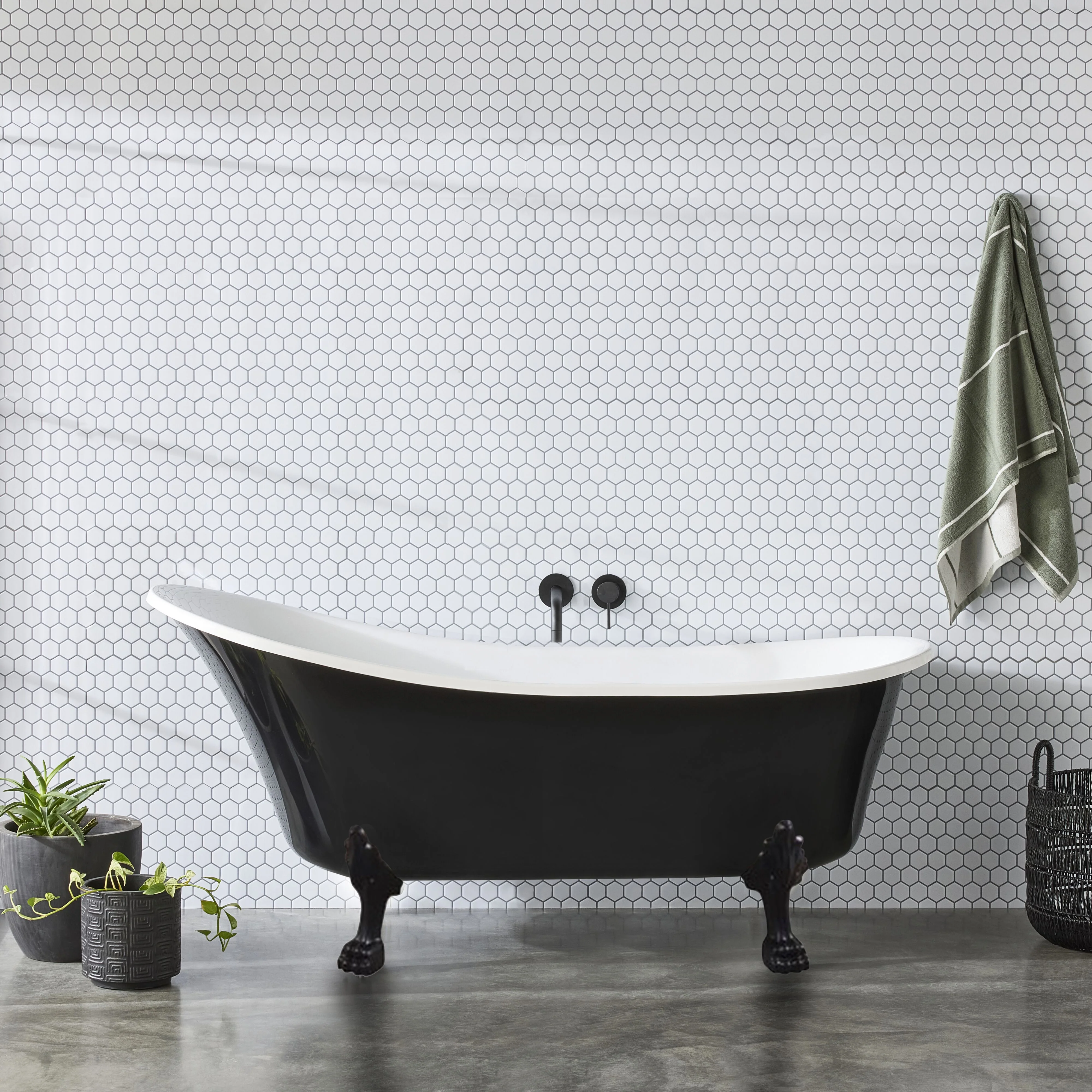 Alto Black Bath 1700mm with Black Feet Package - Image 2
