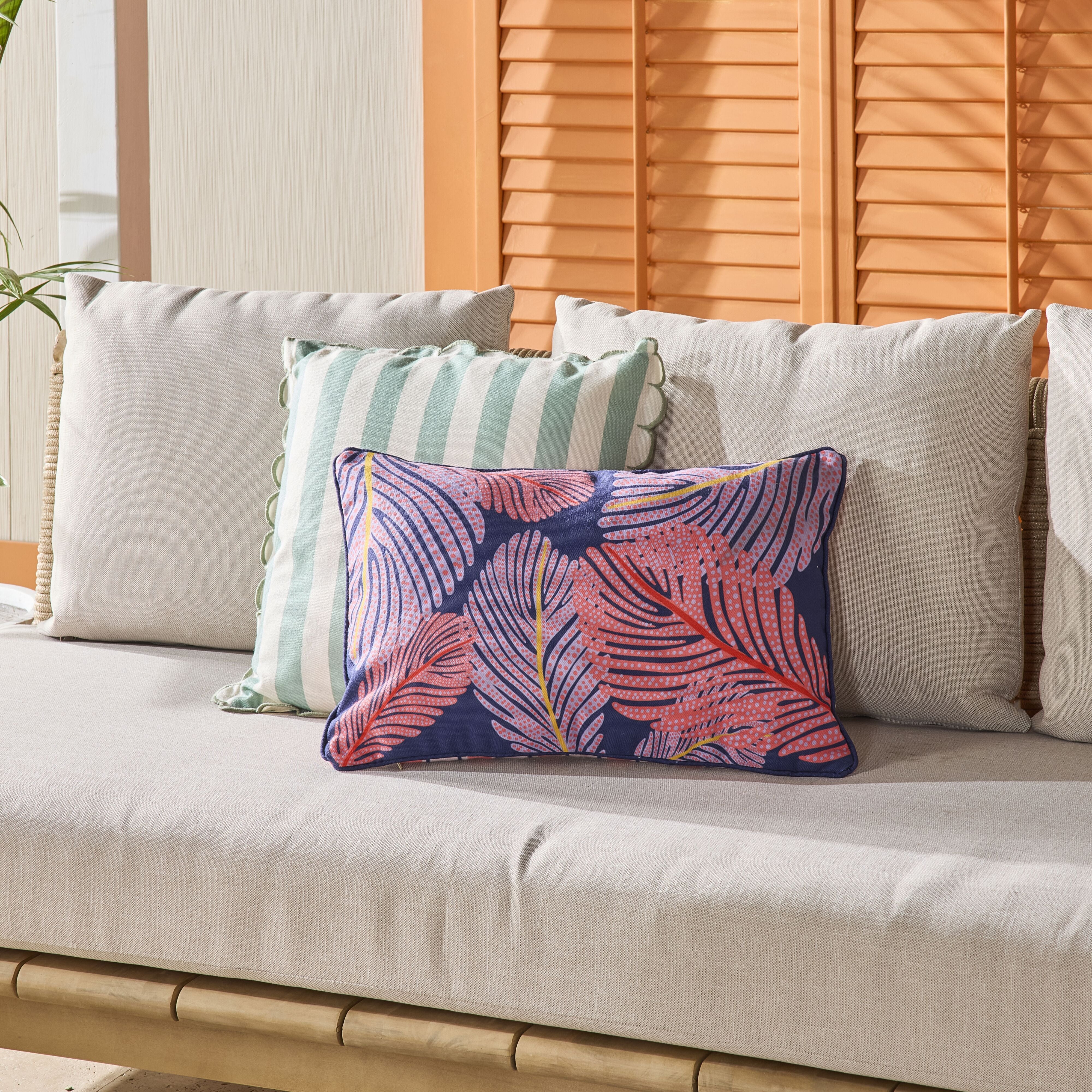 Aruba Leafy Tropics Outdoor Cushion 35x55cm - Image 4