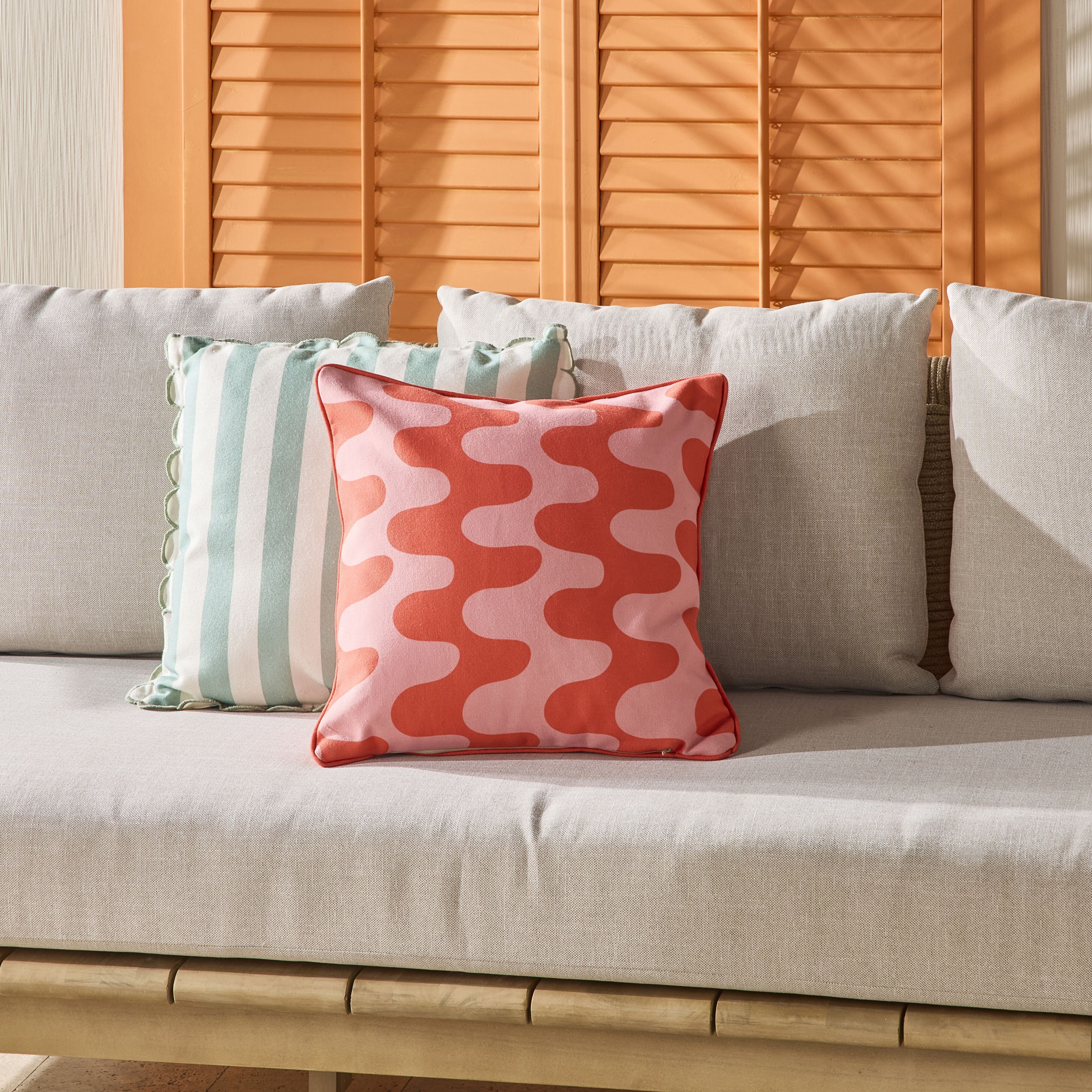 Aruba Lobster Waves Outdoor Cushion 45x45cm - Image 6