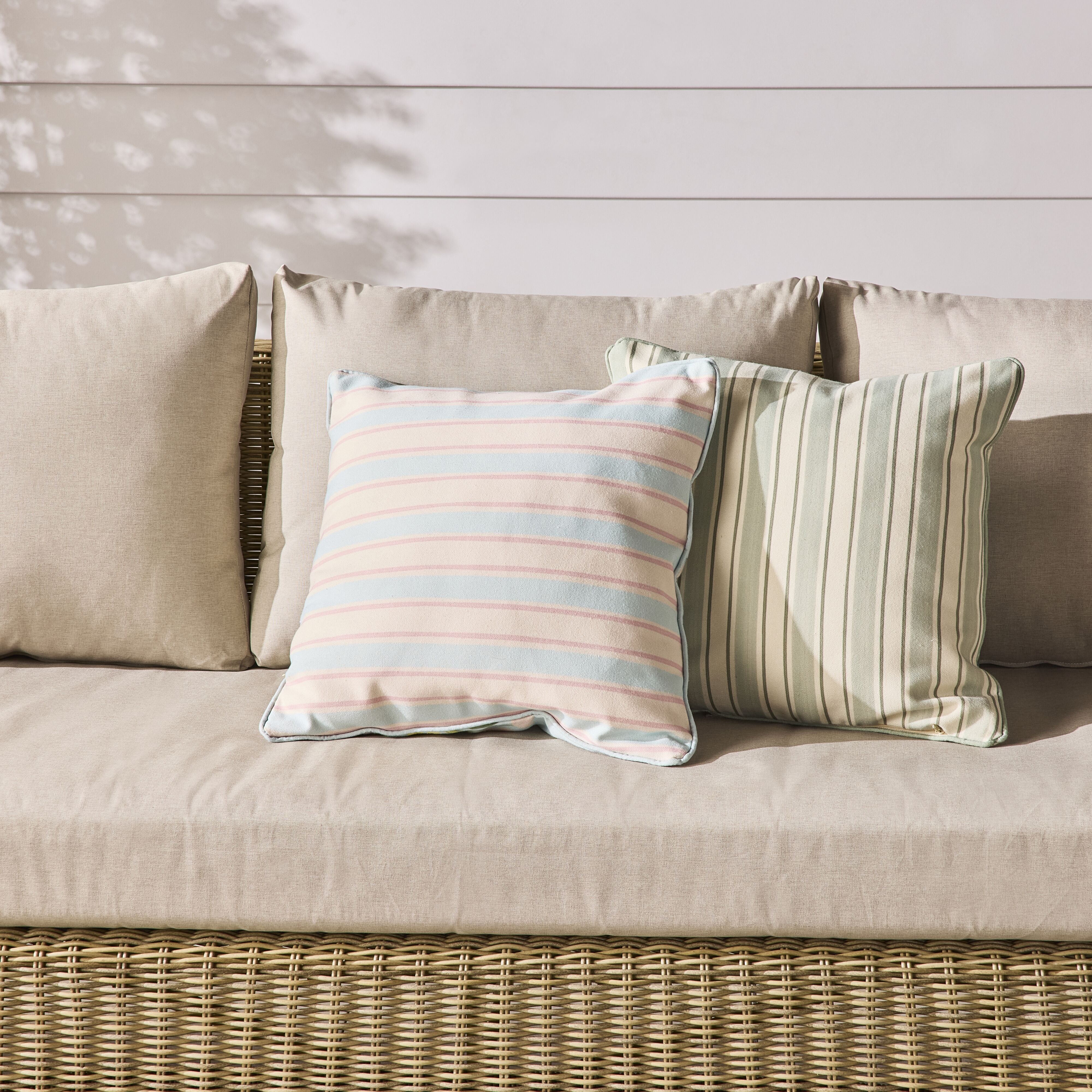 Aruba Lovely Lorikeets Outdoor Cushion 45x45cm - Image 6