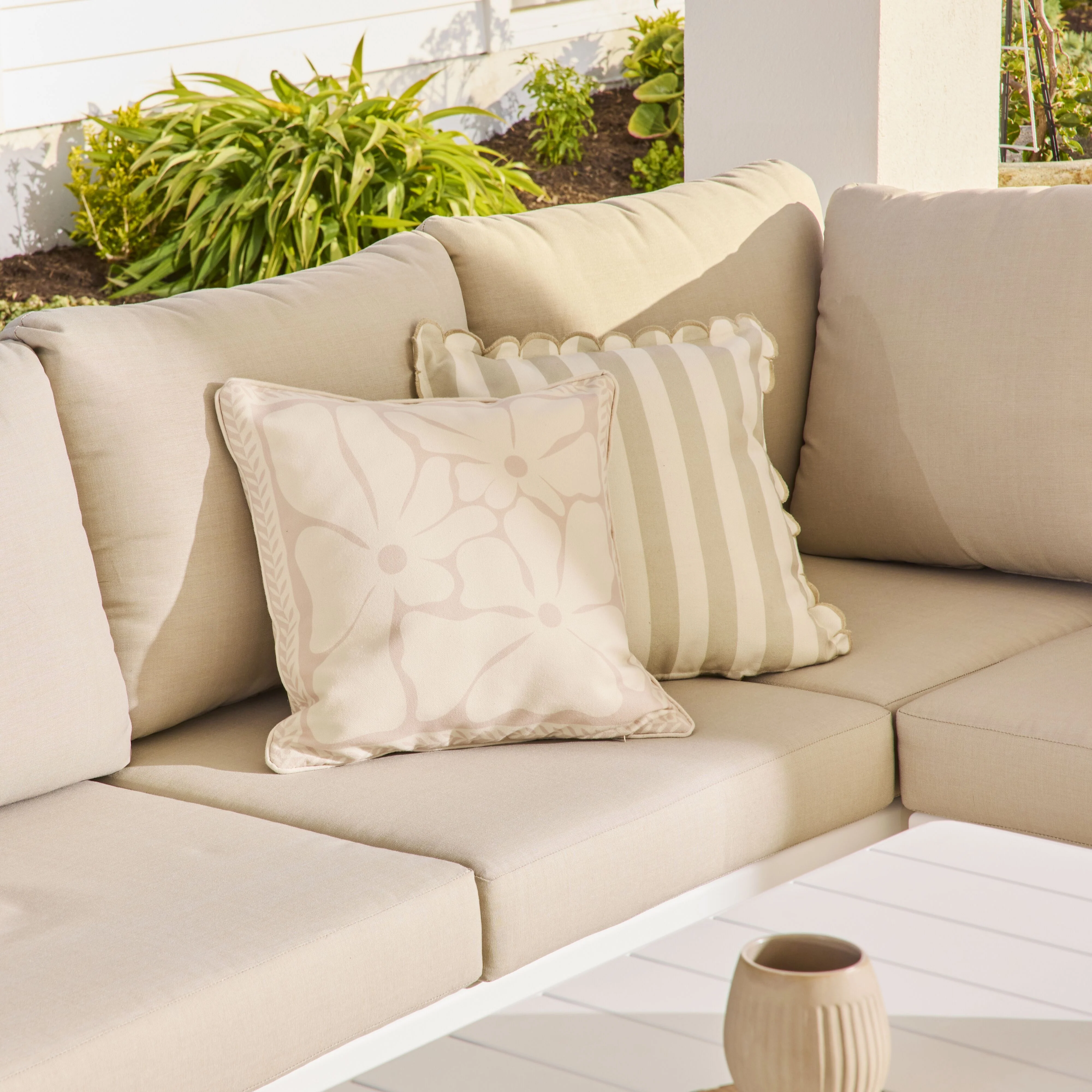 Aruba Natural Bouquet Outdoor Cushion 45x45cm - Image 7