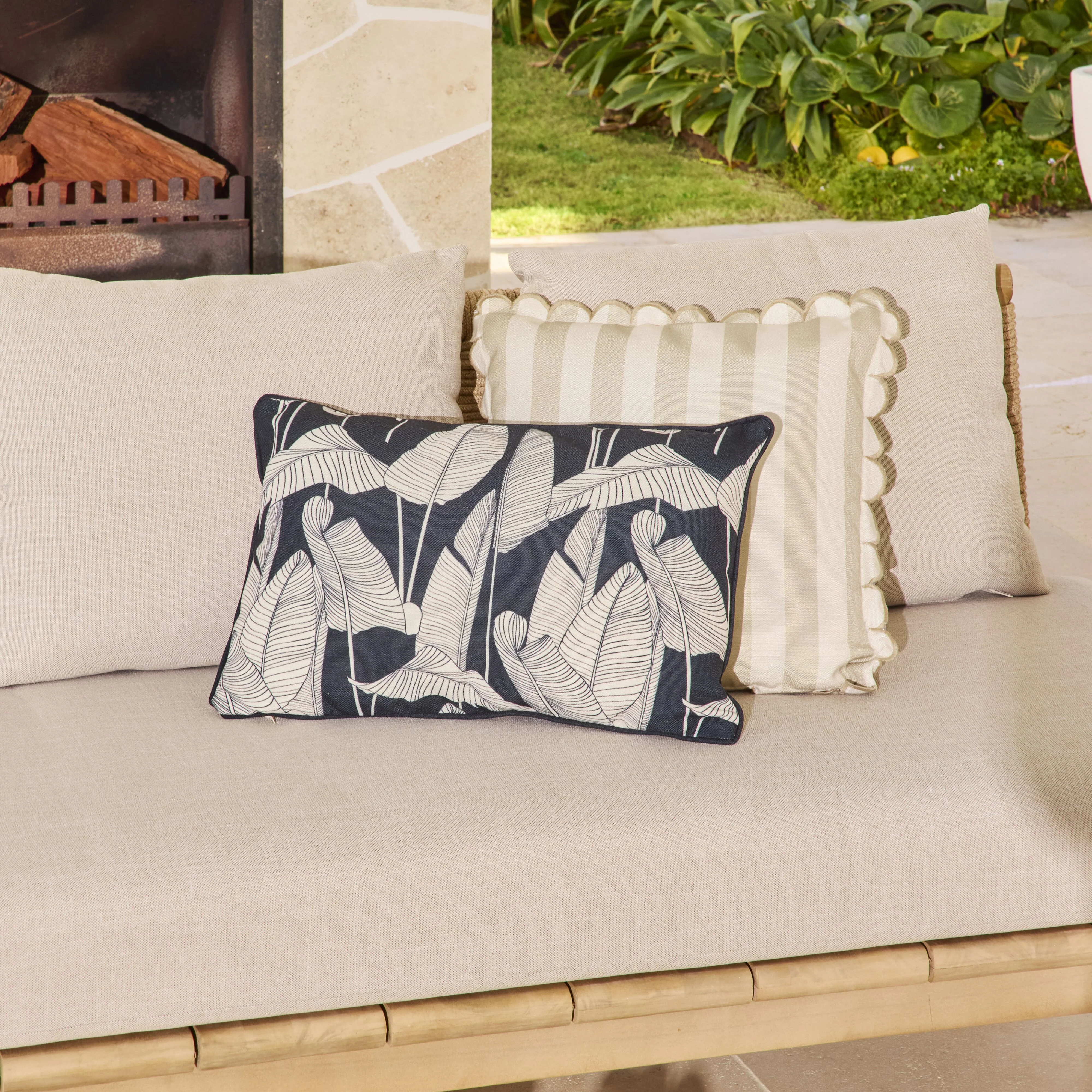 Aruba Night Leaf Outdoor Cushion 35x55cm - Image 7