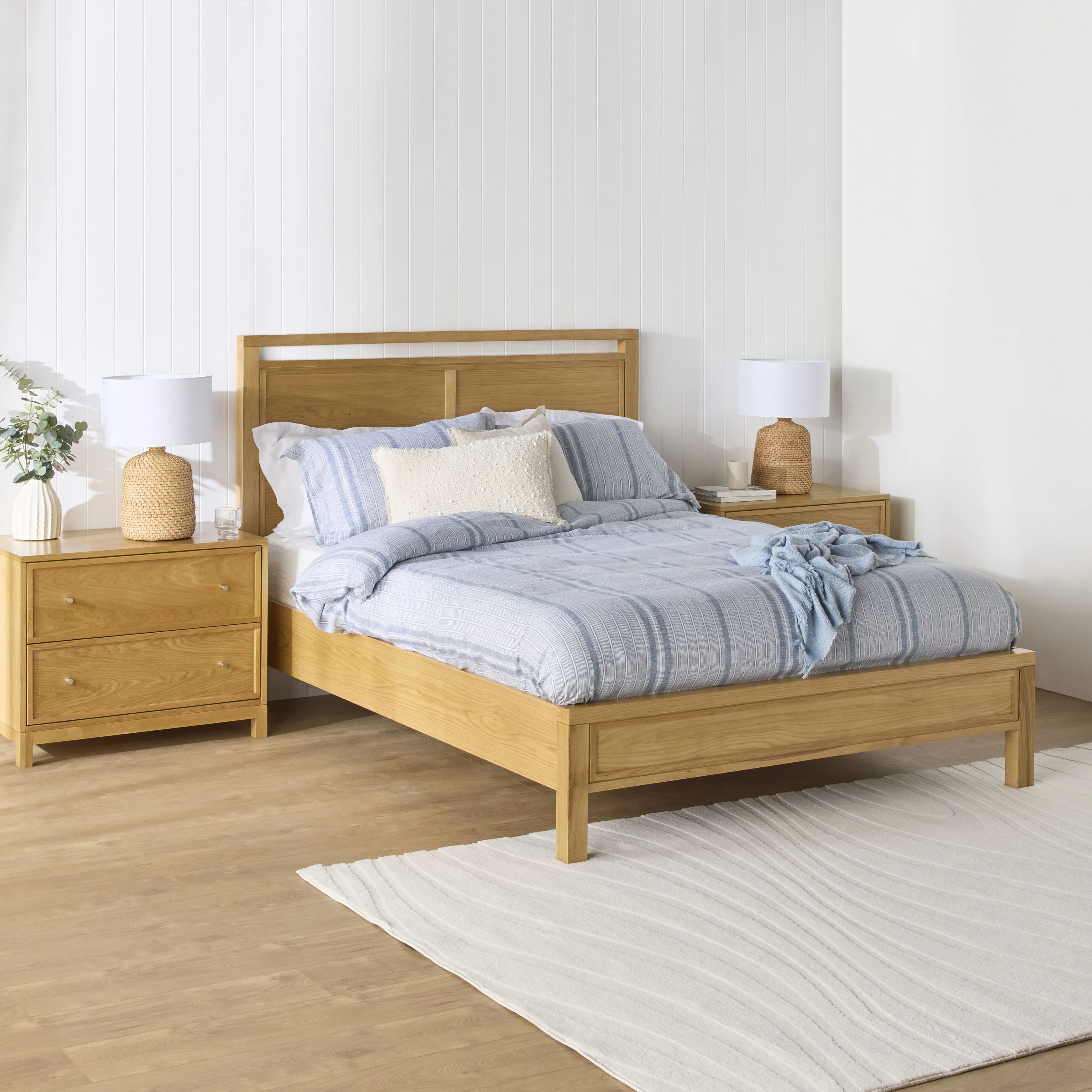 Avalon Large 2 Drawer Bedside Light Oak - Image 13