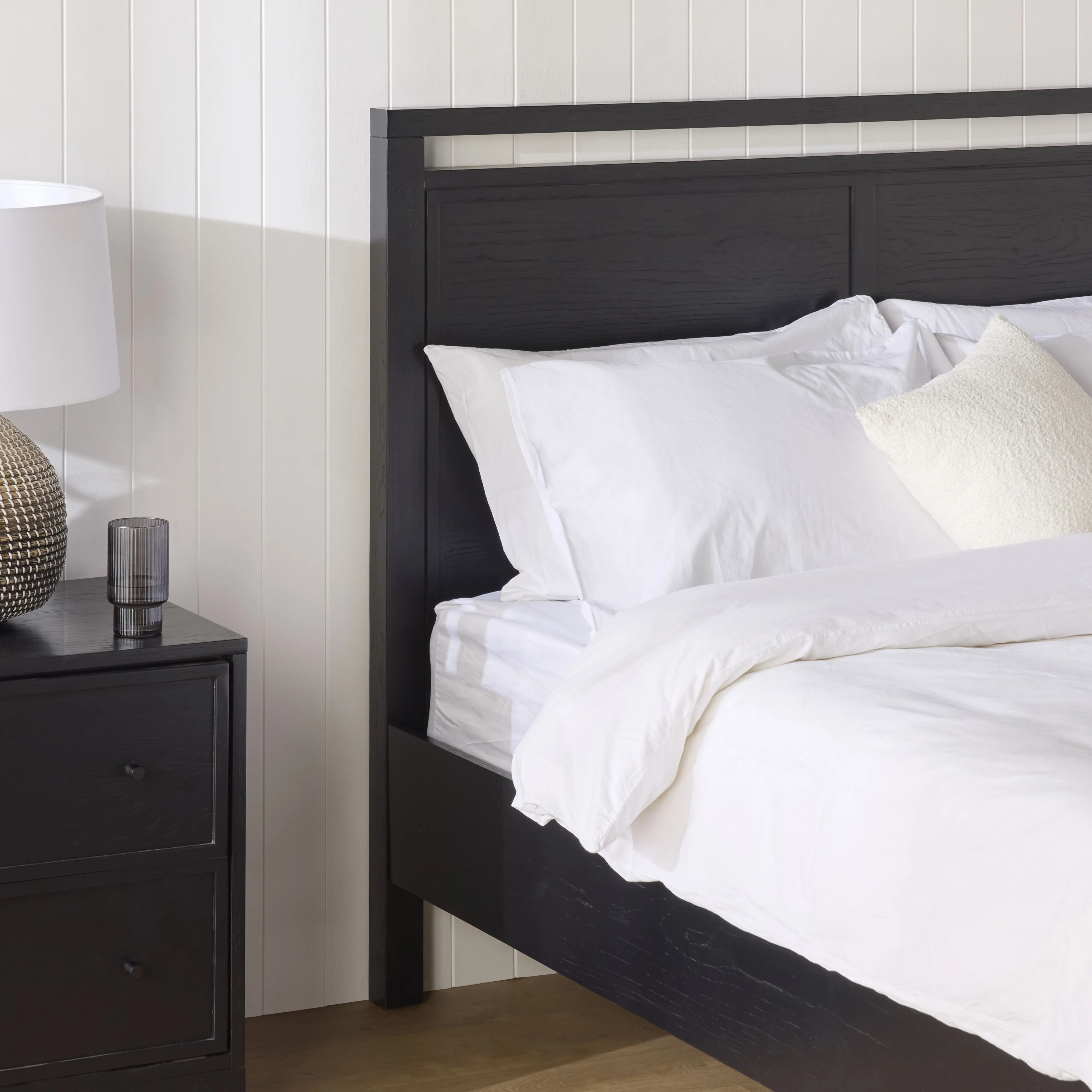 Avalon Queen Bed Black - Image 10