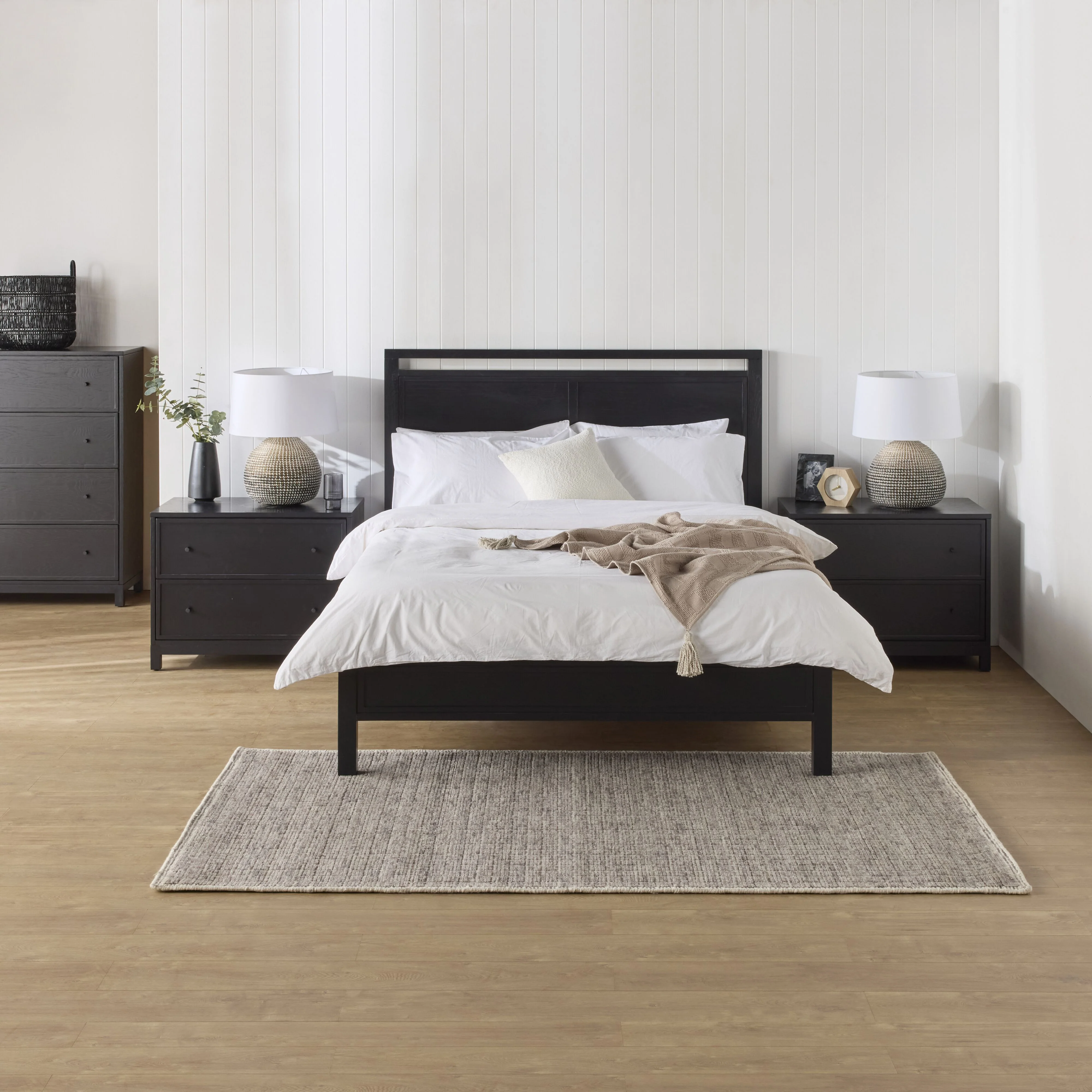 Avalon Queen Bed Black - Image 8