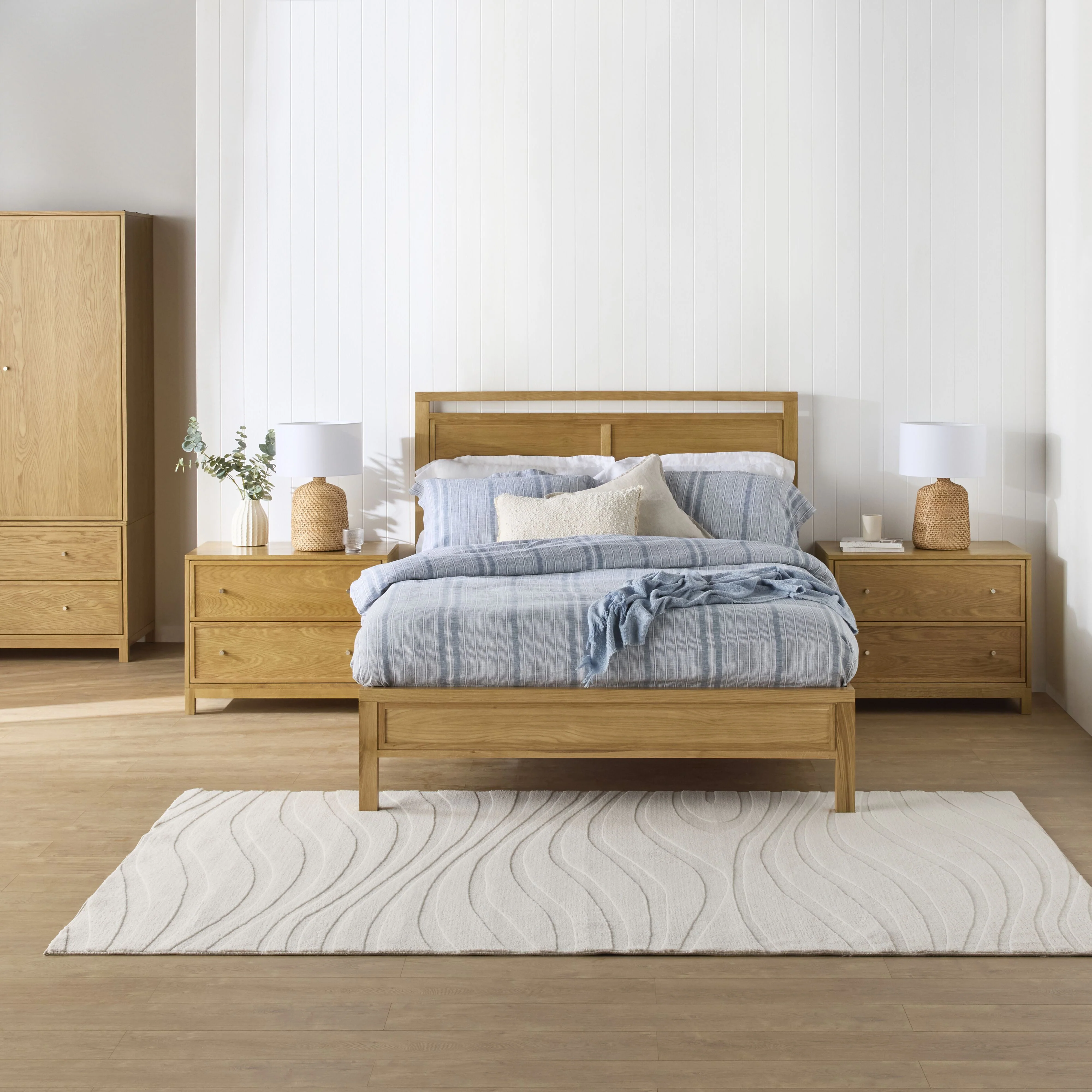 Avalon Queen Bed Light Oak - Image 8