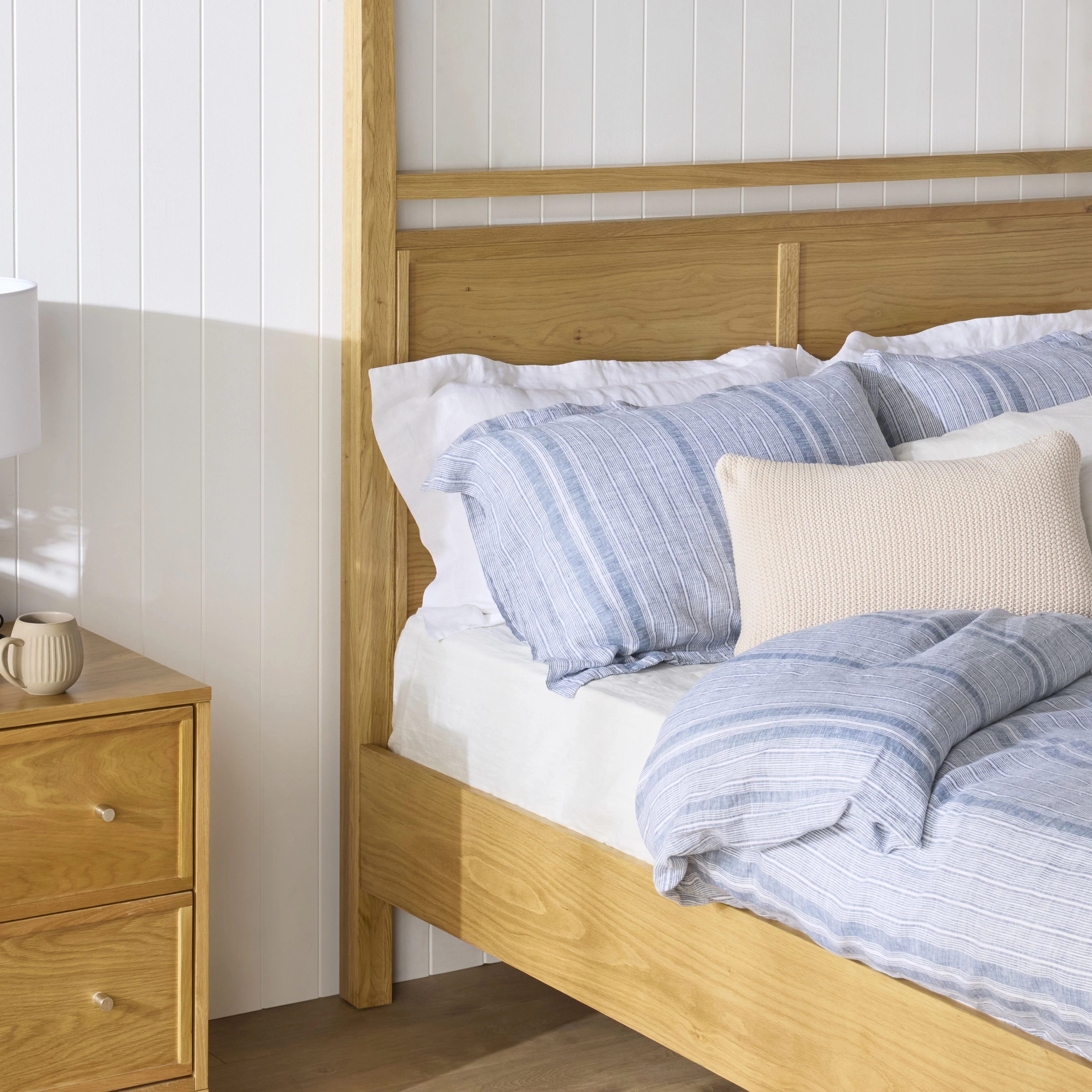 Avalon Queen Four Poster Bed Light Oak - Image 10