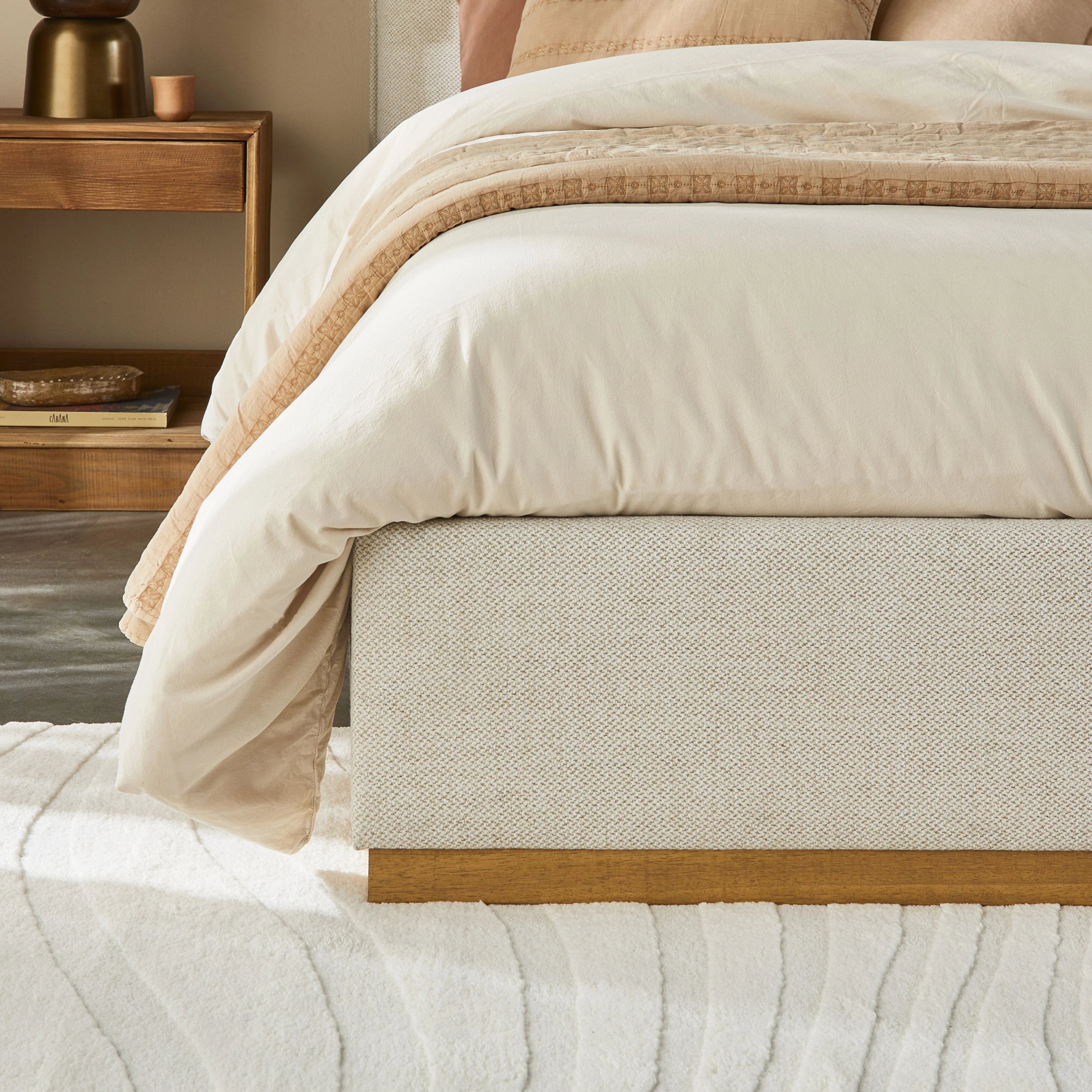 Avalonia Bed Queen Gas Lift - Image 16