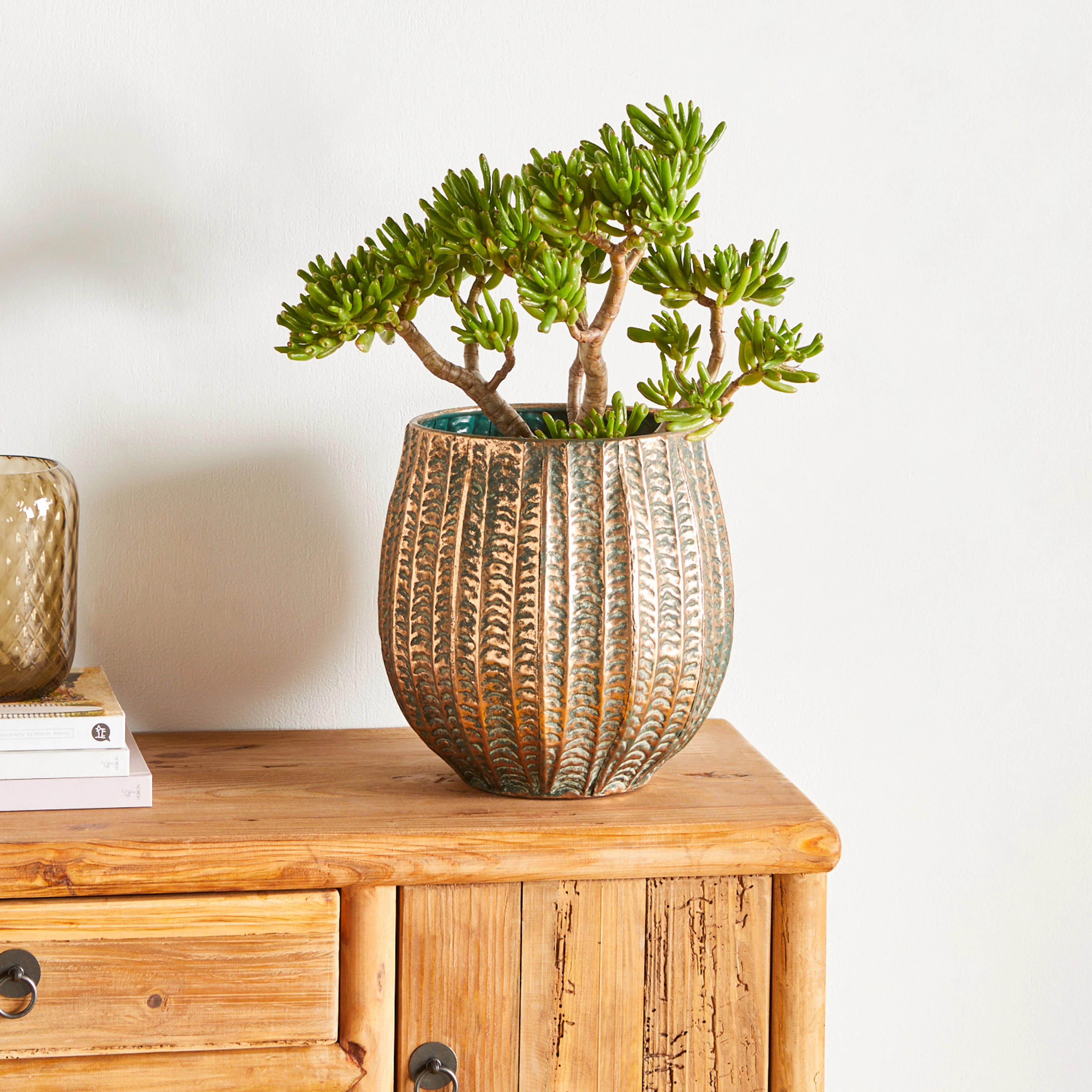 Avani Metal Ribbed Pot Small 27x27xcm - Image 3