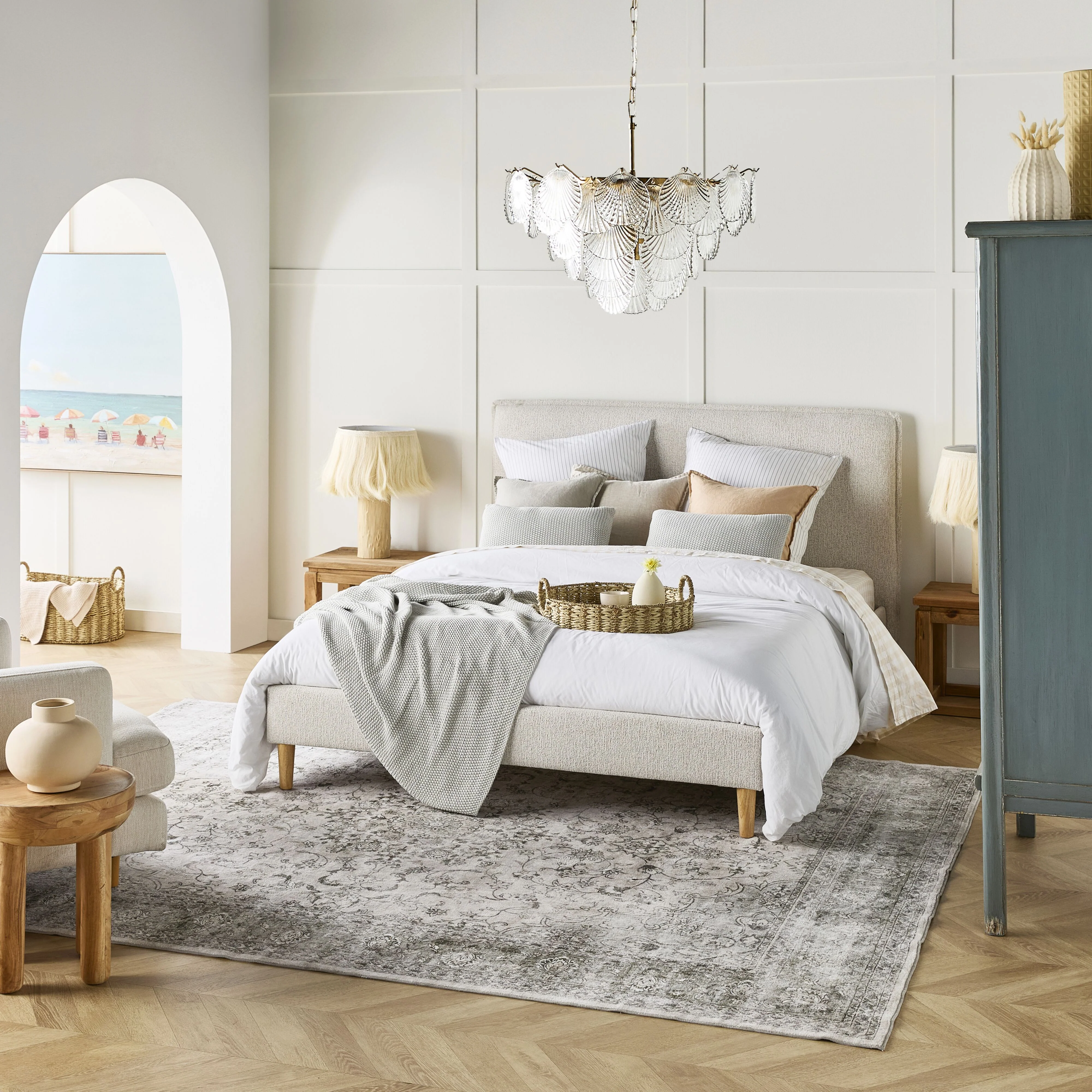 Bailie King Bed - Image 9