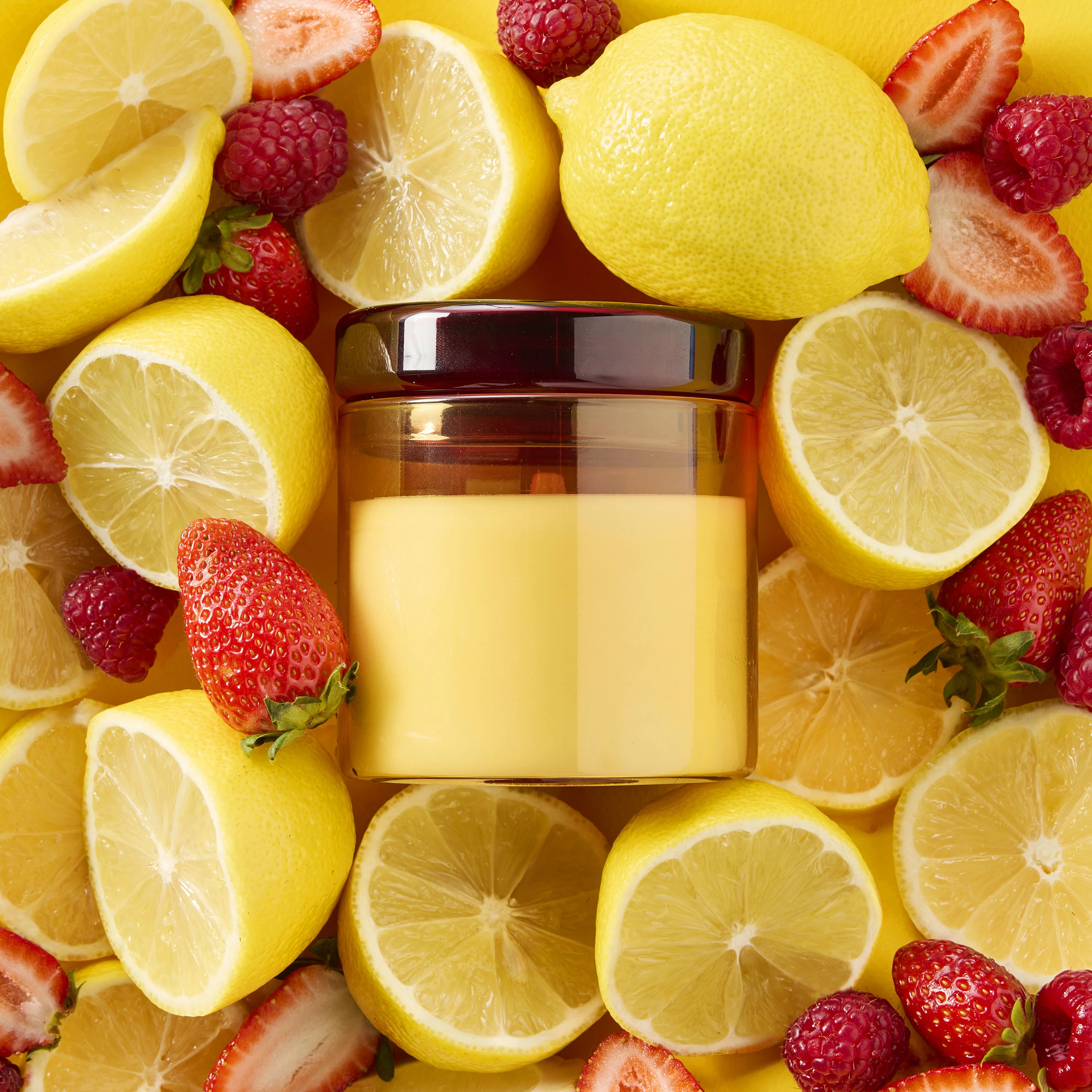 Home Scent Berry Citrus Candle 270gm - Image 3