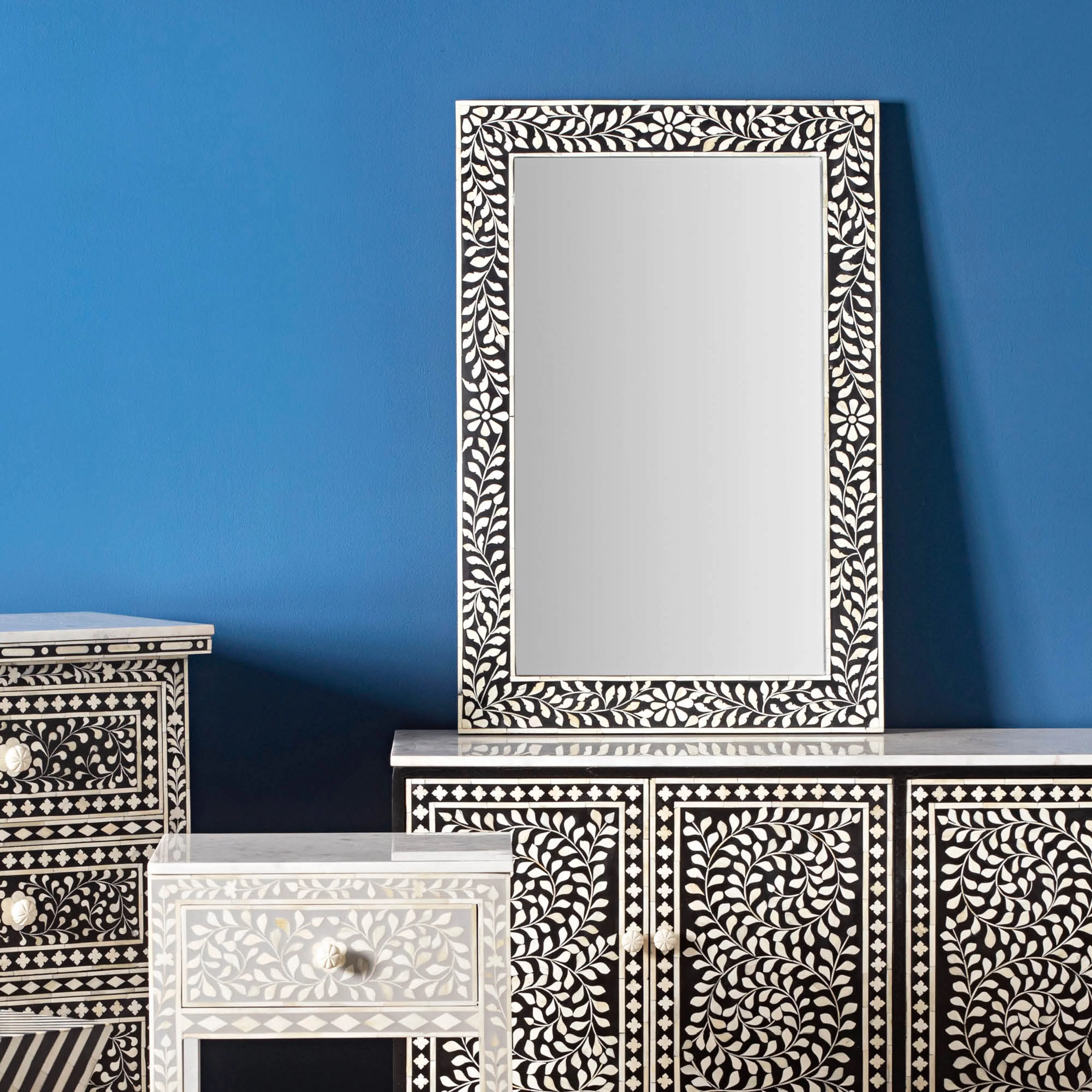 Bone Inlay Black and White Rectangular Mirror 90x60cm - Image 3