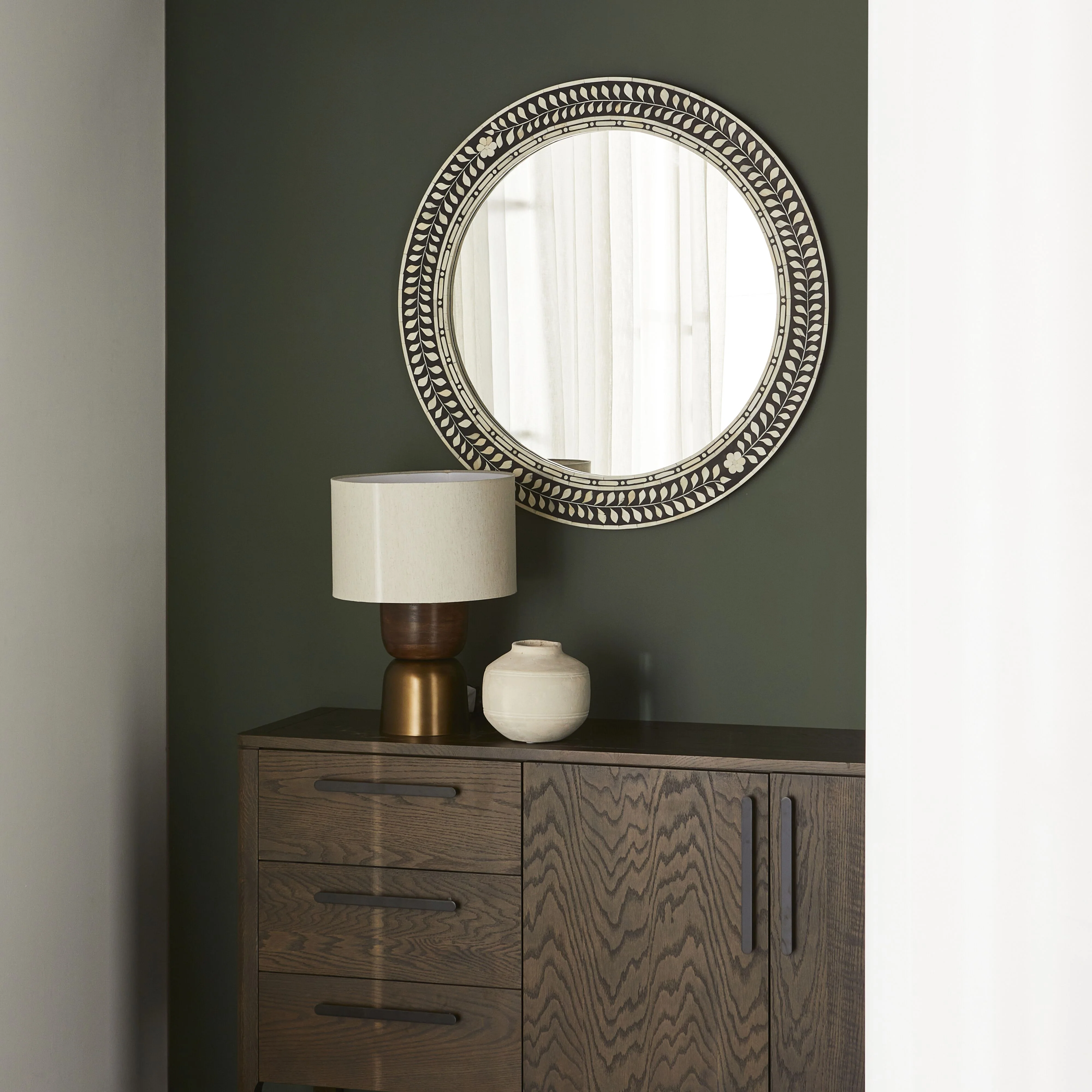 Bone Inlay Round Mirror Black and White 90cm - Image 6