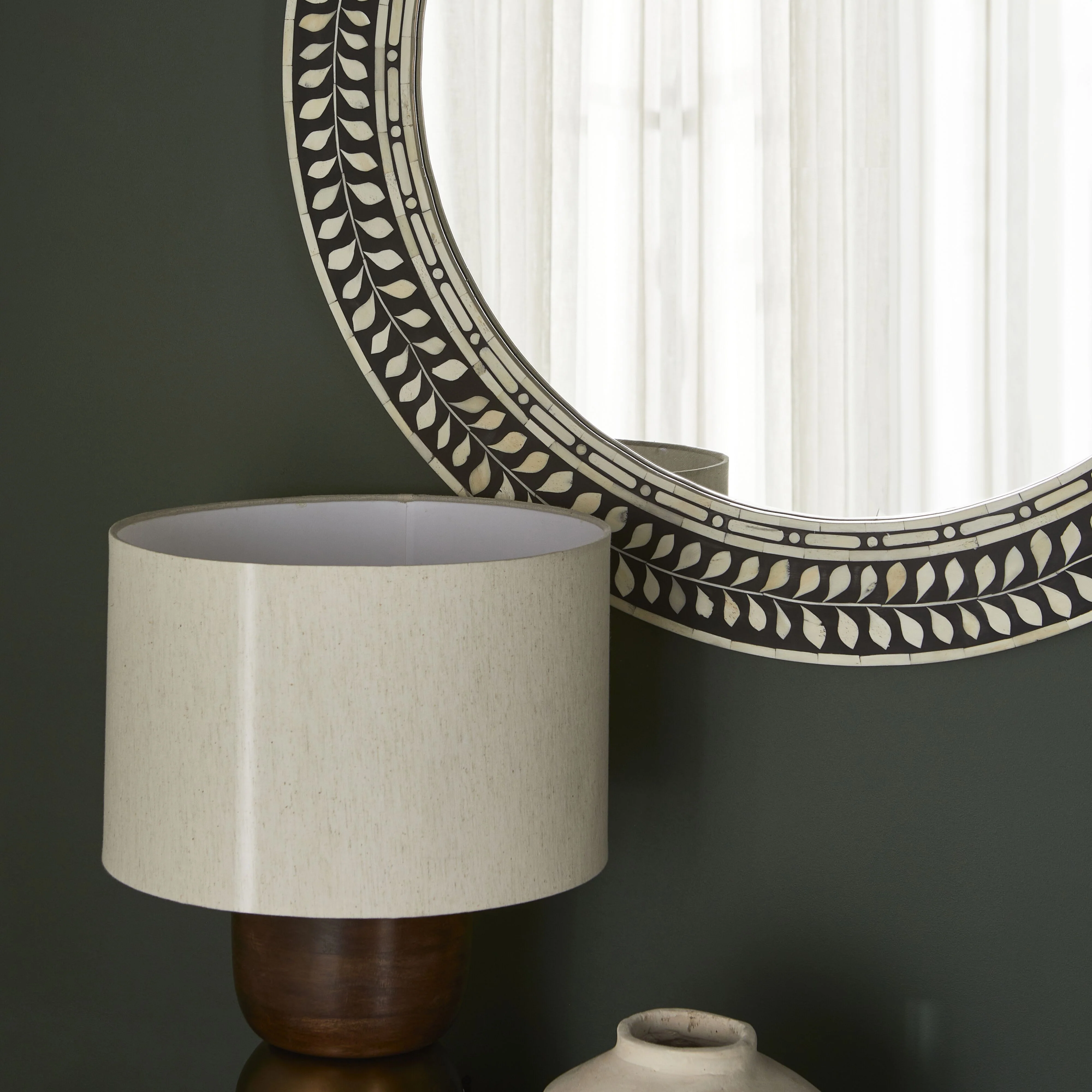 Bone Inlay Round Mirror Black and White 90cm - Image 7