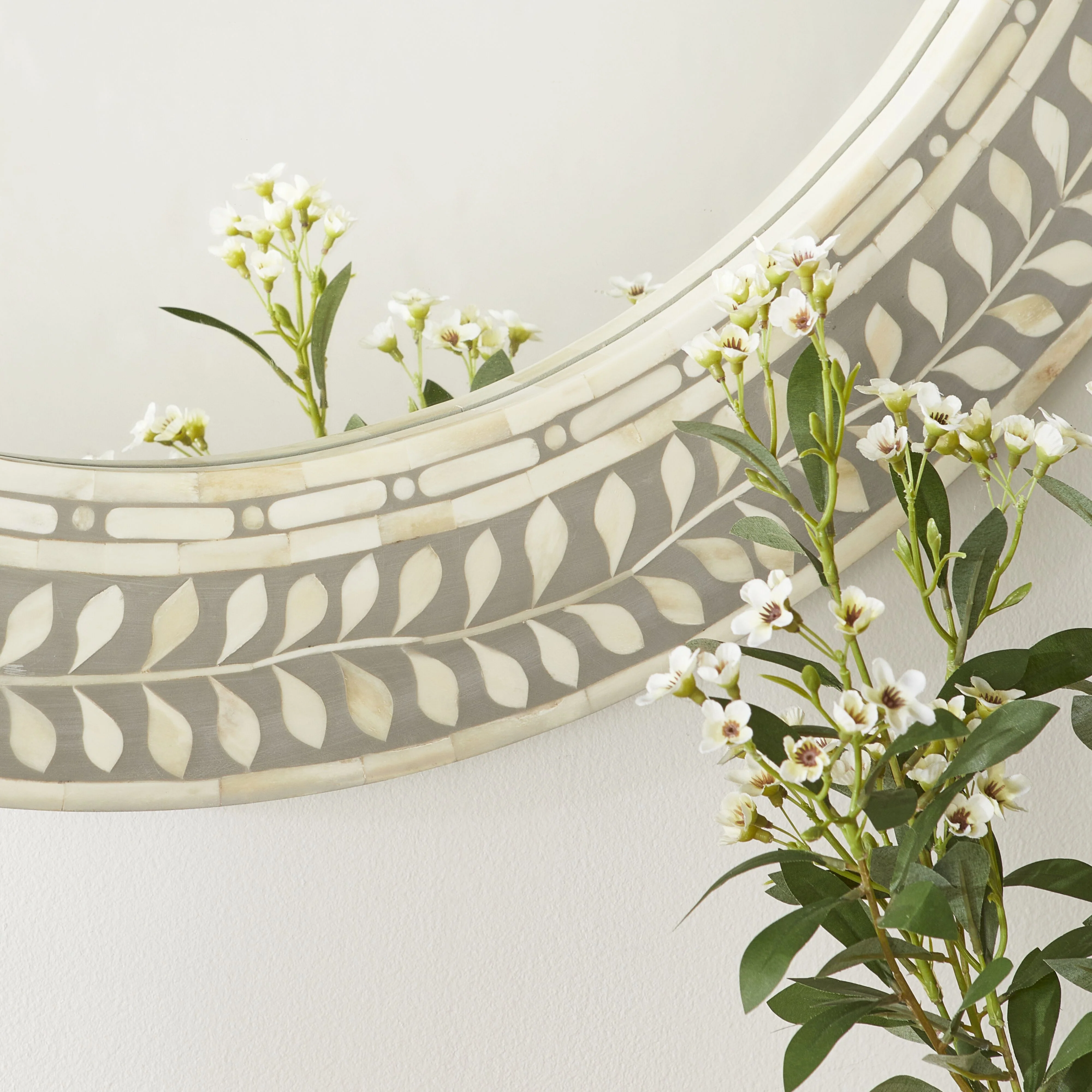 Bone Inlay Round Mirror Grey and White 90cm - Image 7