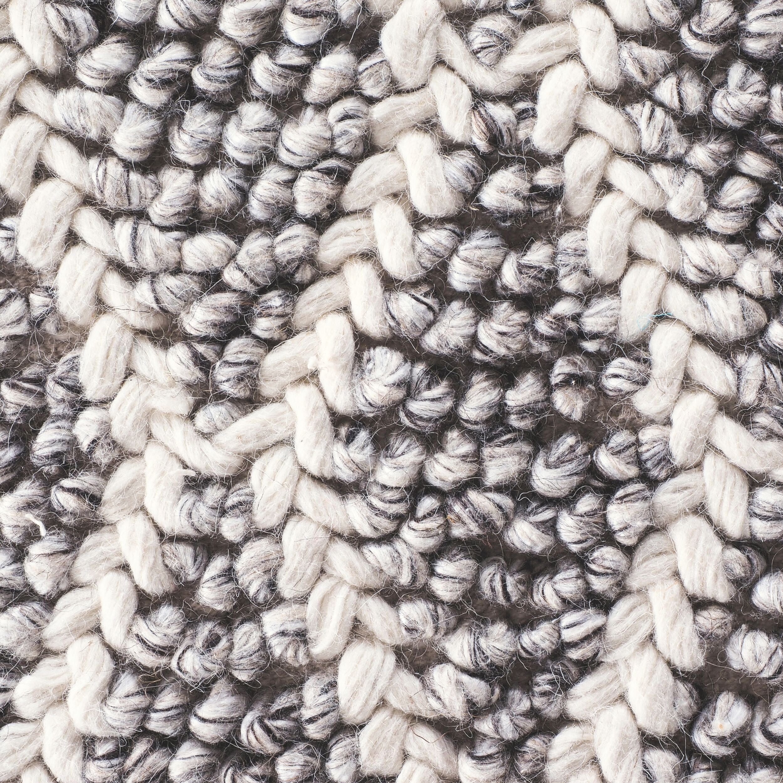 Braided Diamond Hand Woven Grey & Cream Wool Rug 240x150cm - Image 3
