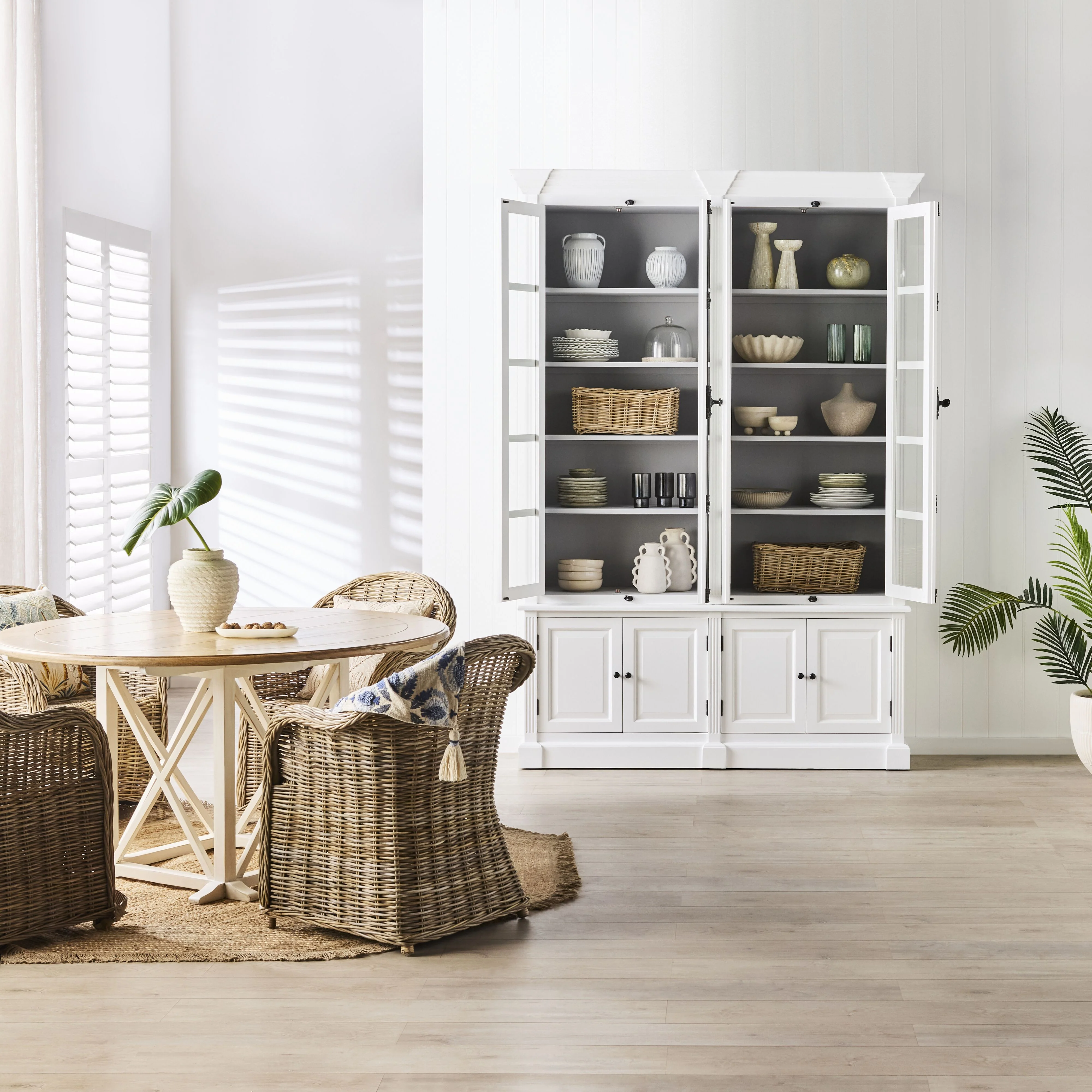 Camille 4 Door Display Cabinet White 167x240.5cm - Image 8