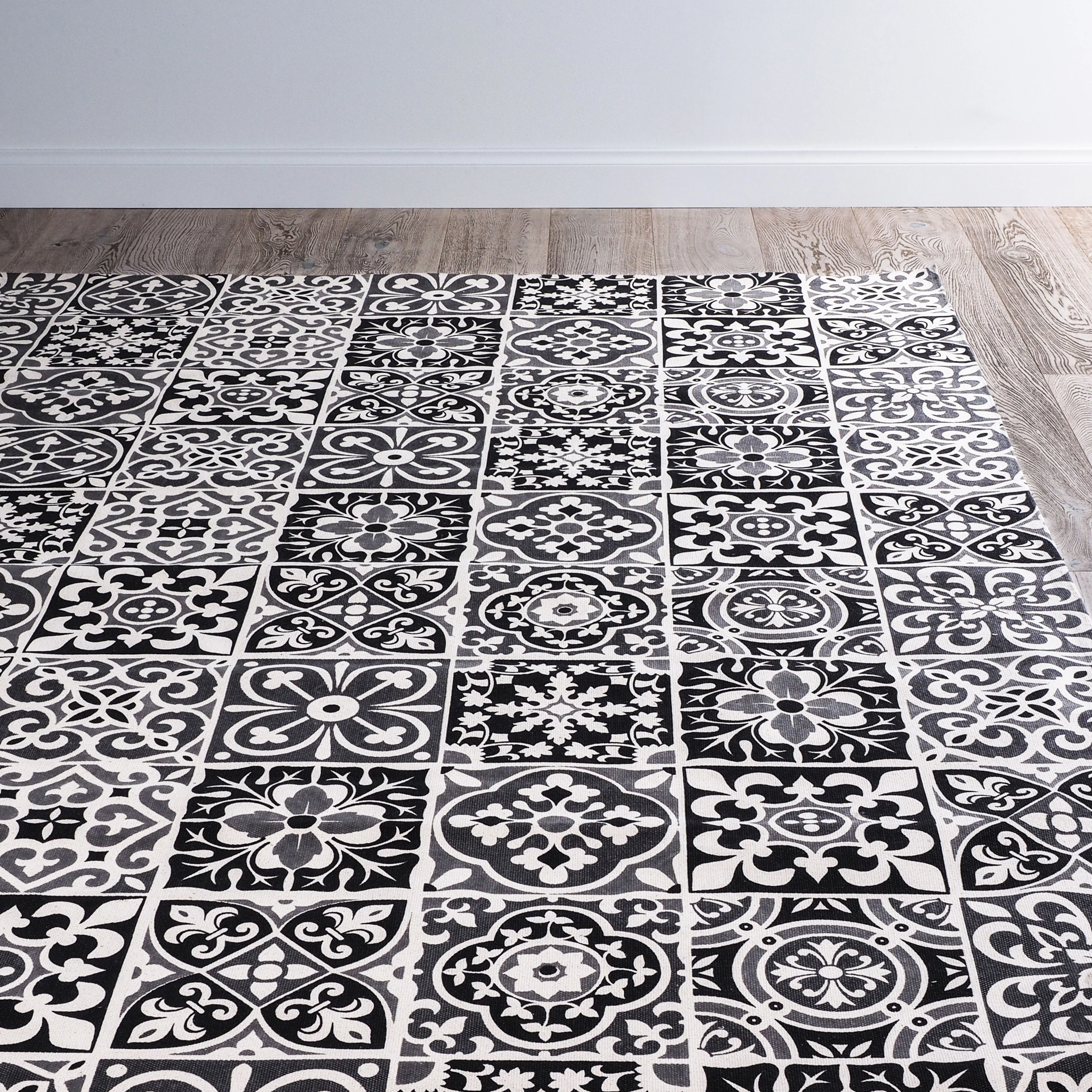 Carrelage Black Tile Hand Woven Rug 300x240cm - Image 5
