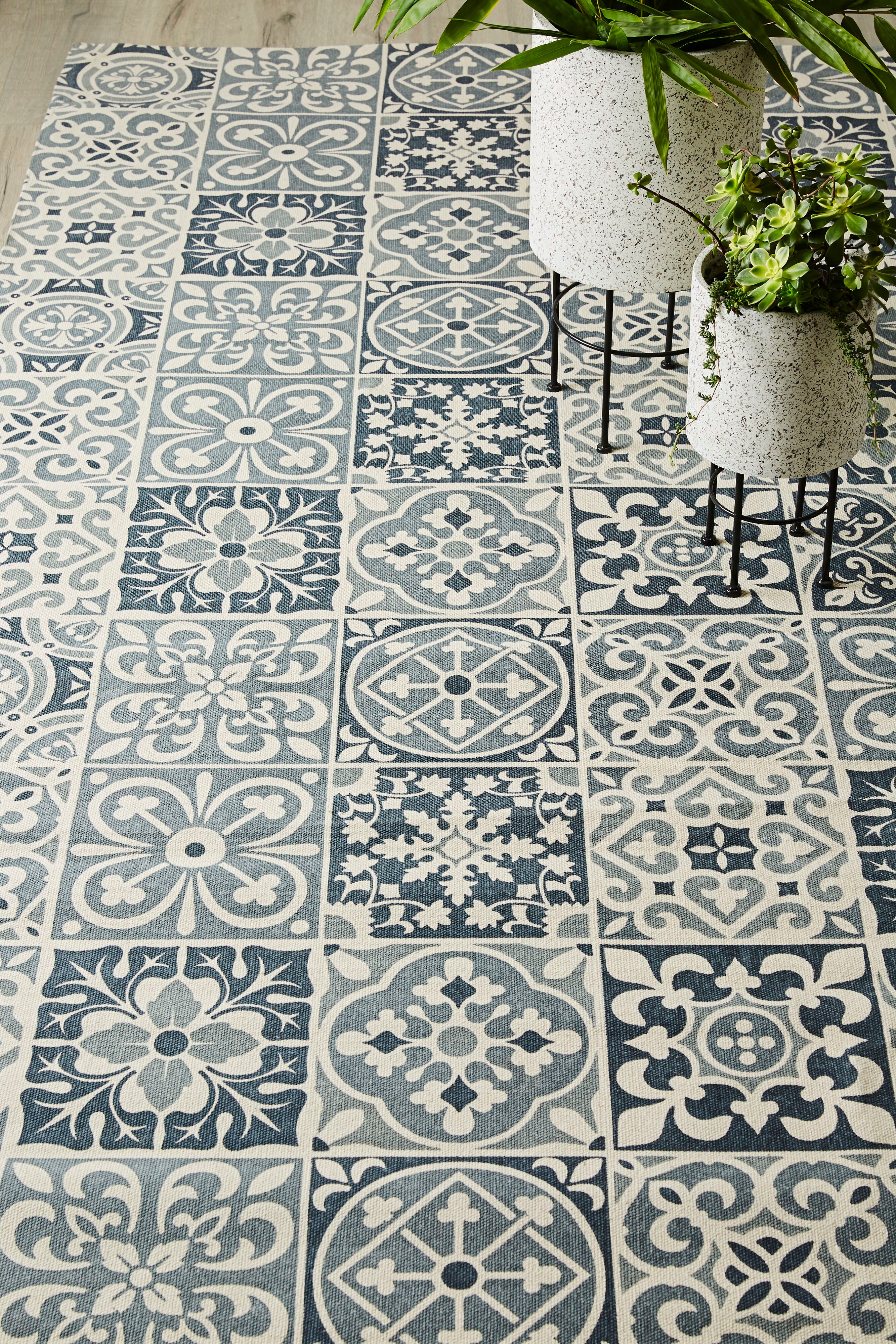 Carrelage Tile Hand Woven Grey And Soft Blue Rug 300x240cm - Image 2