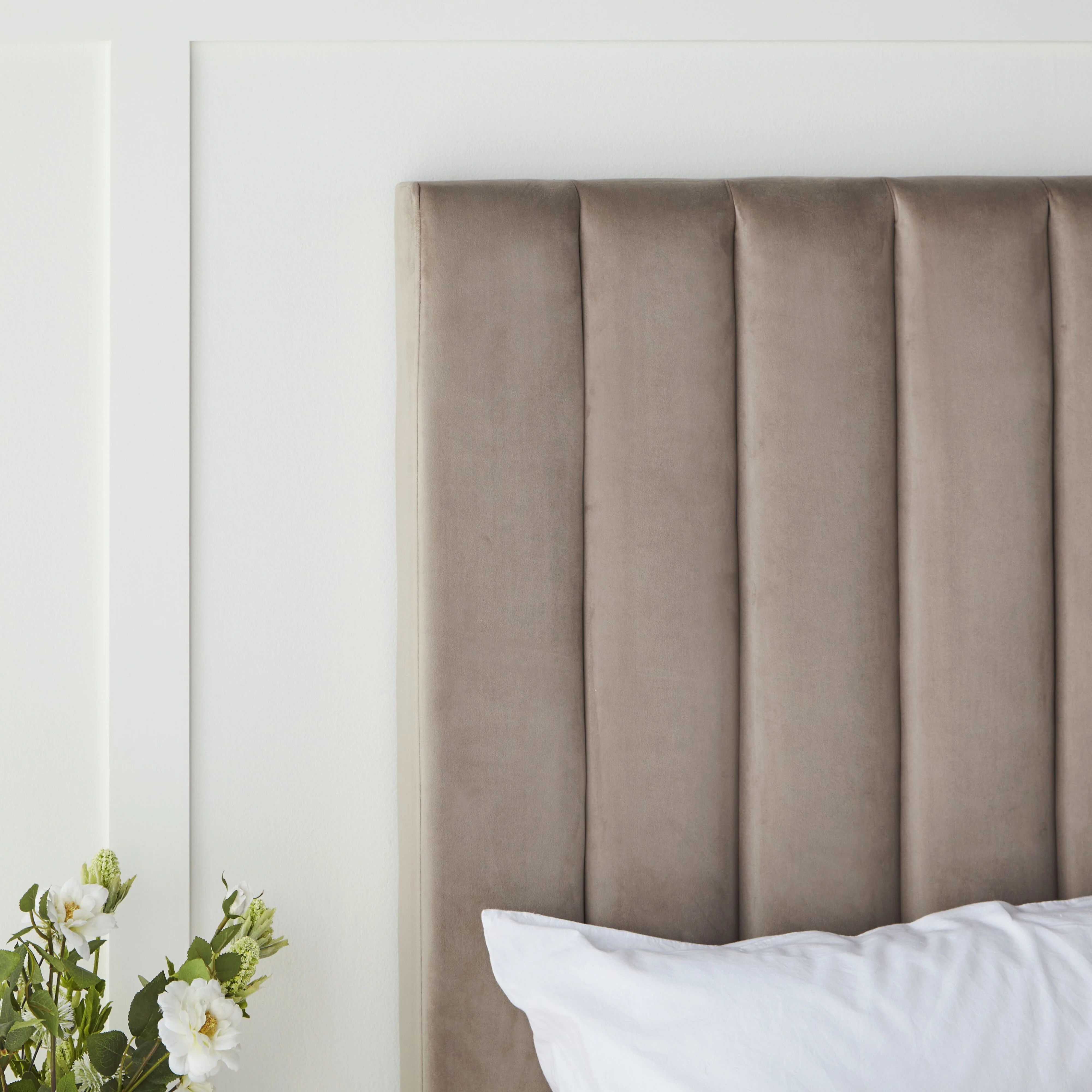 Channel Queen Bedhead Grey Velvet - Image 7