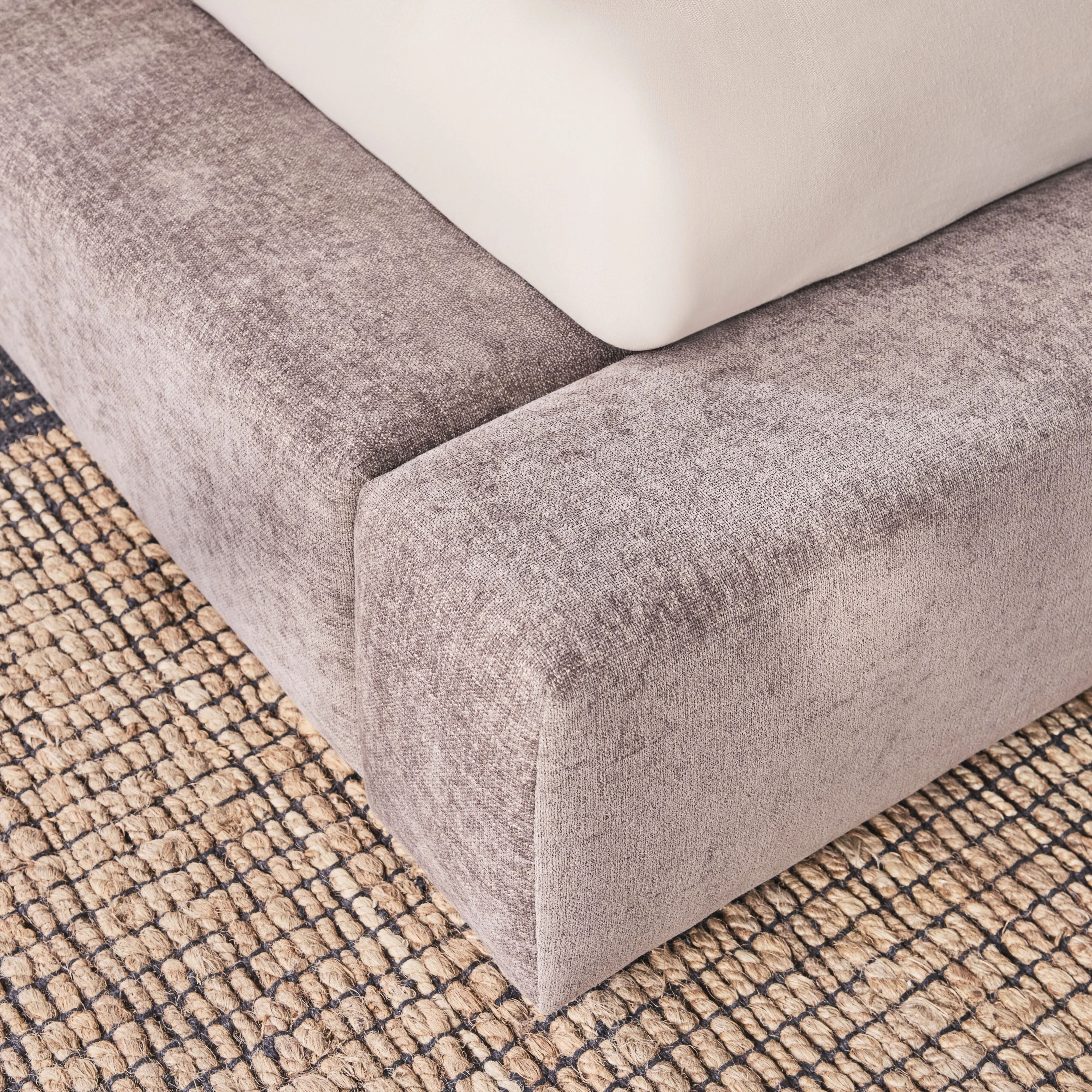Chelsea Queen Bed - Image 11