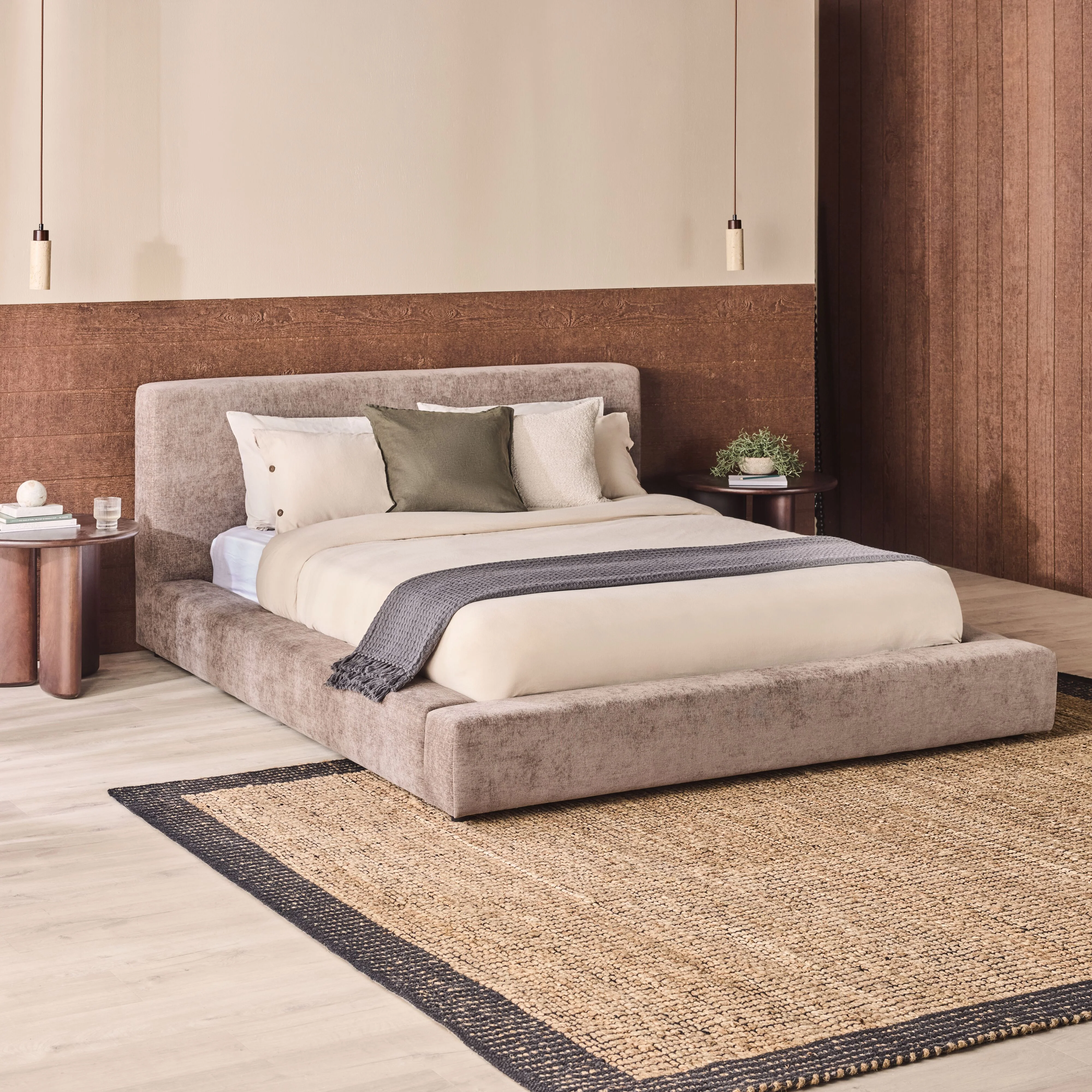 Chelsea Queen Bed - Image 9