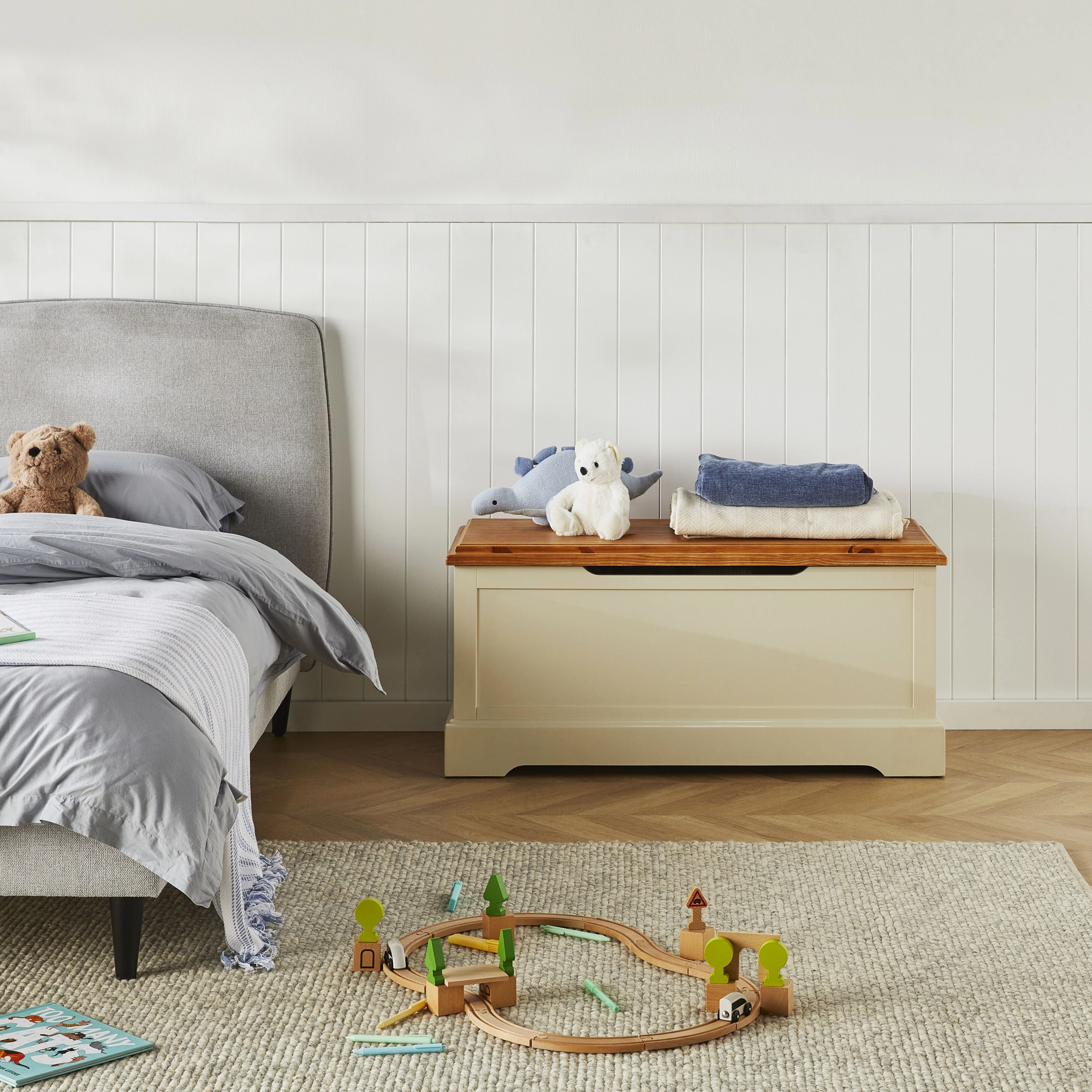 Clover Blanket Box - Image 6
