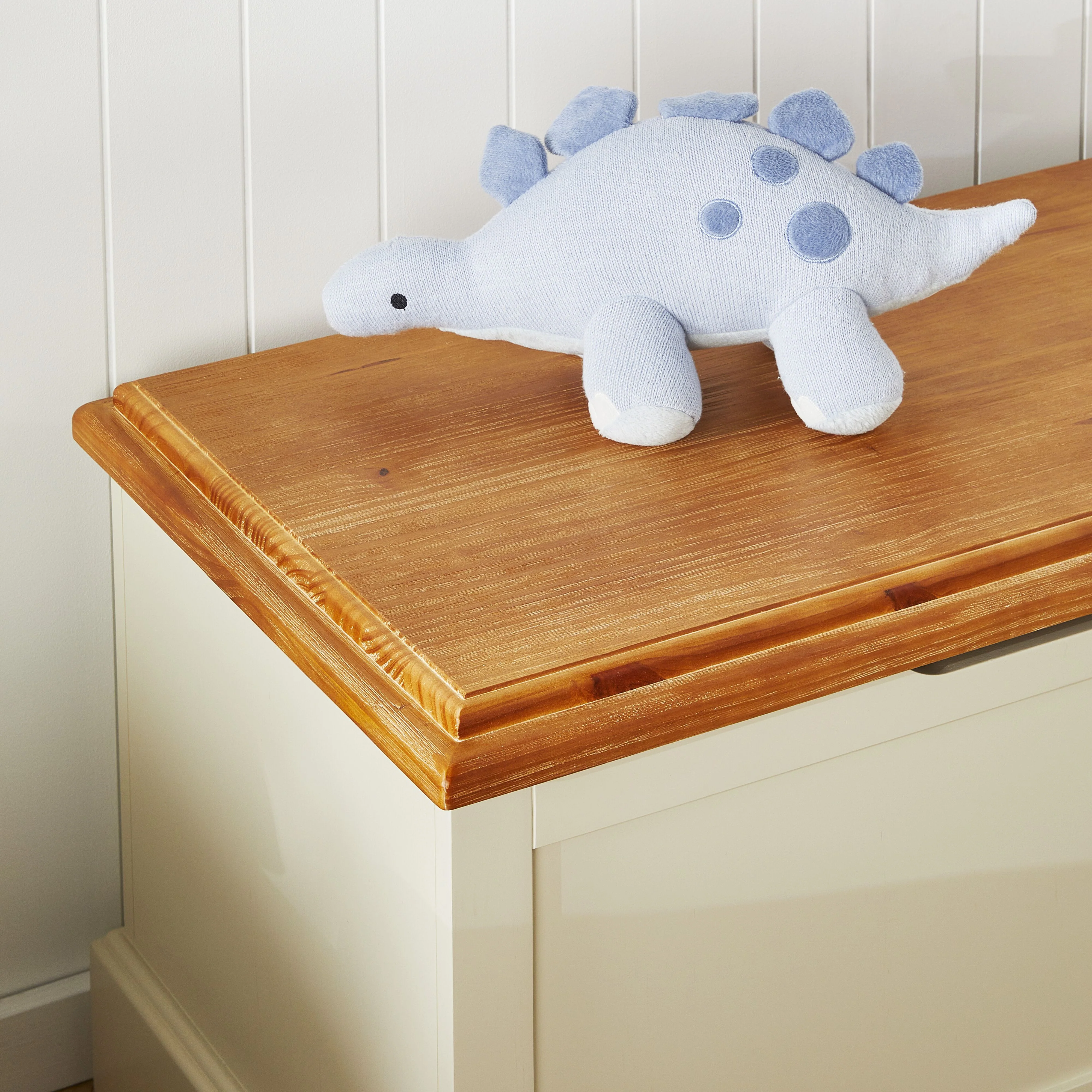Clover Blanket Box - Image 8