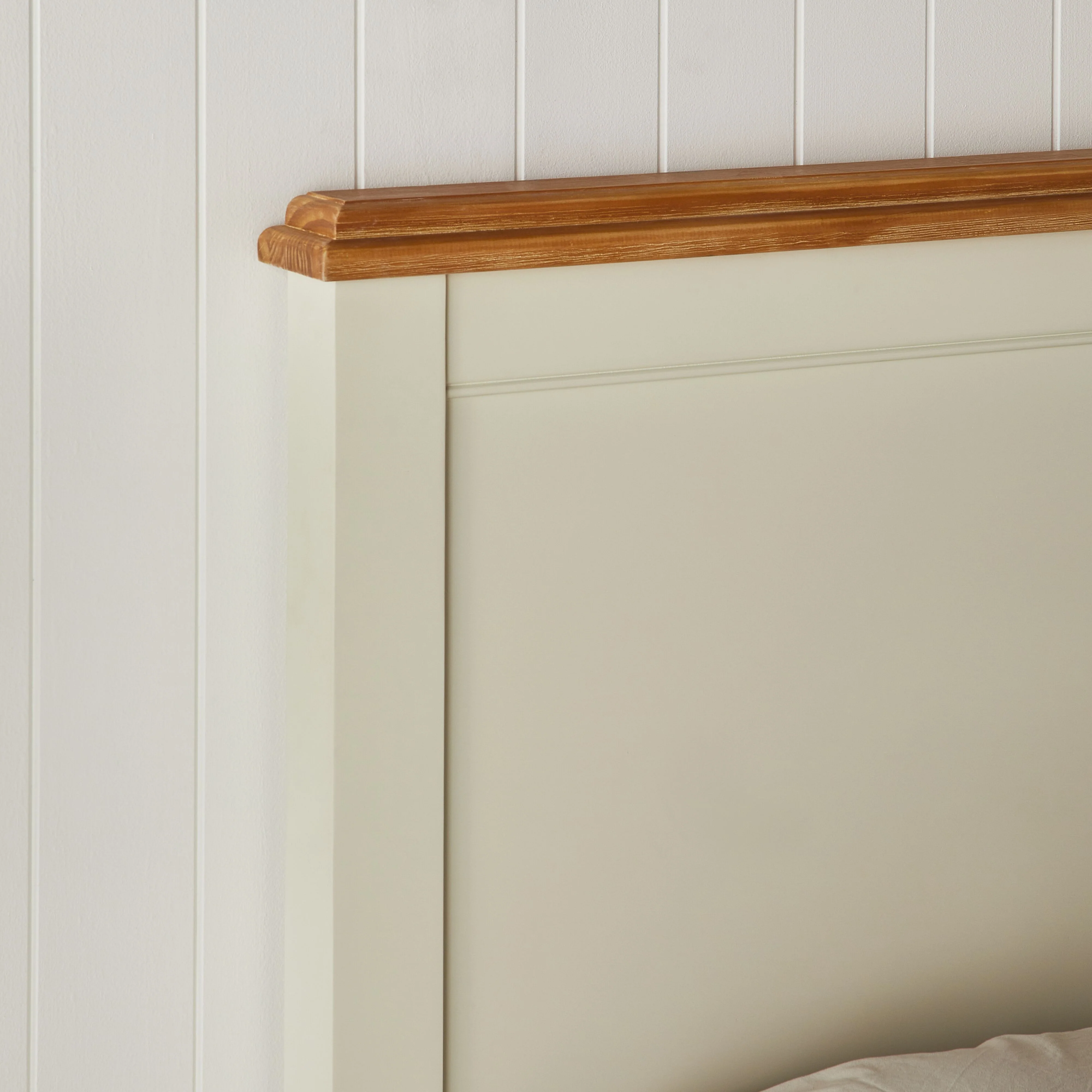 Clover King Bed - Image 8