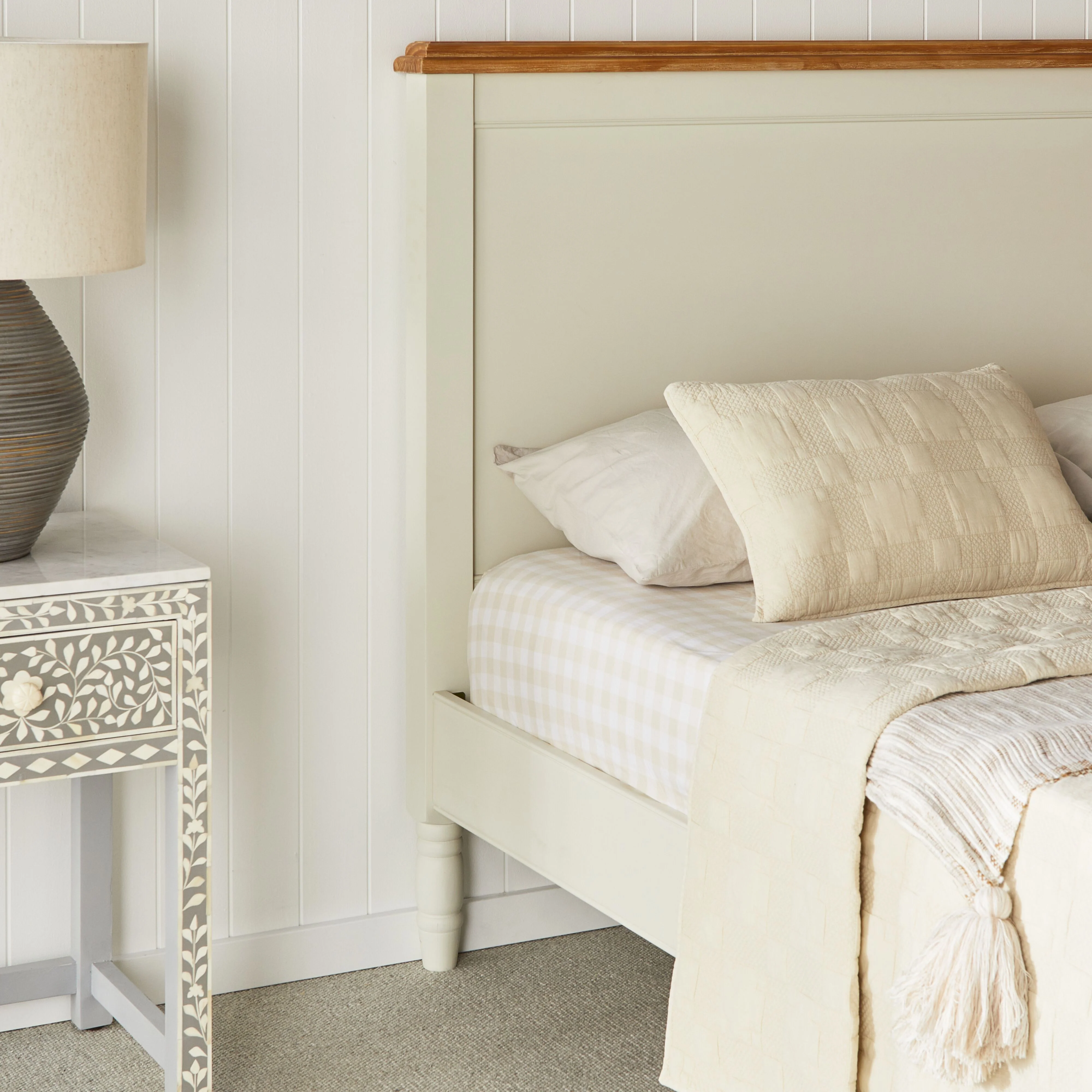 Clover Queen Bed - Image 9