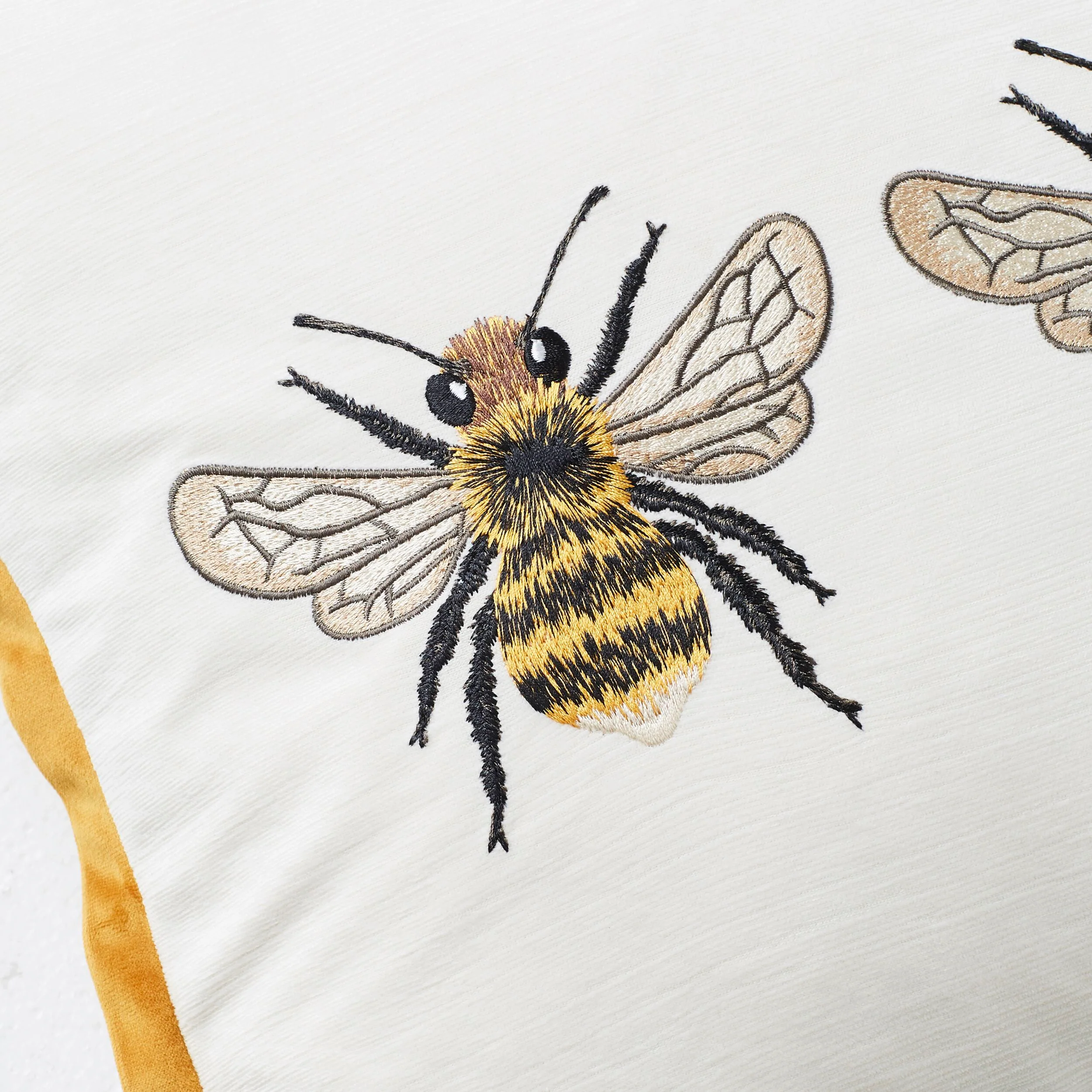 Cuscino Stitched Bee Cushion 60x40cm - Image 3