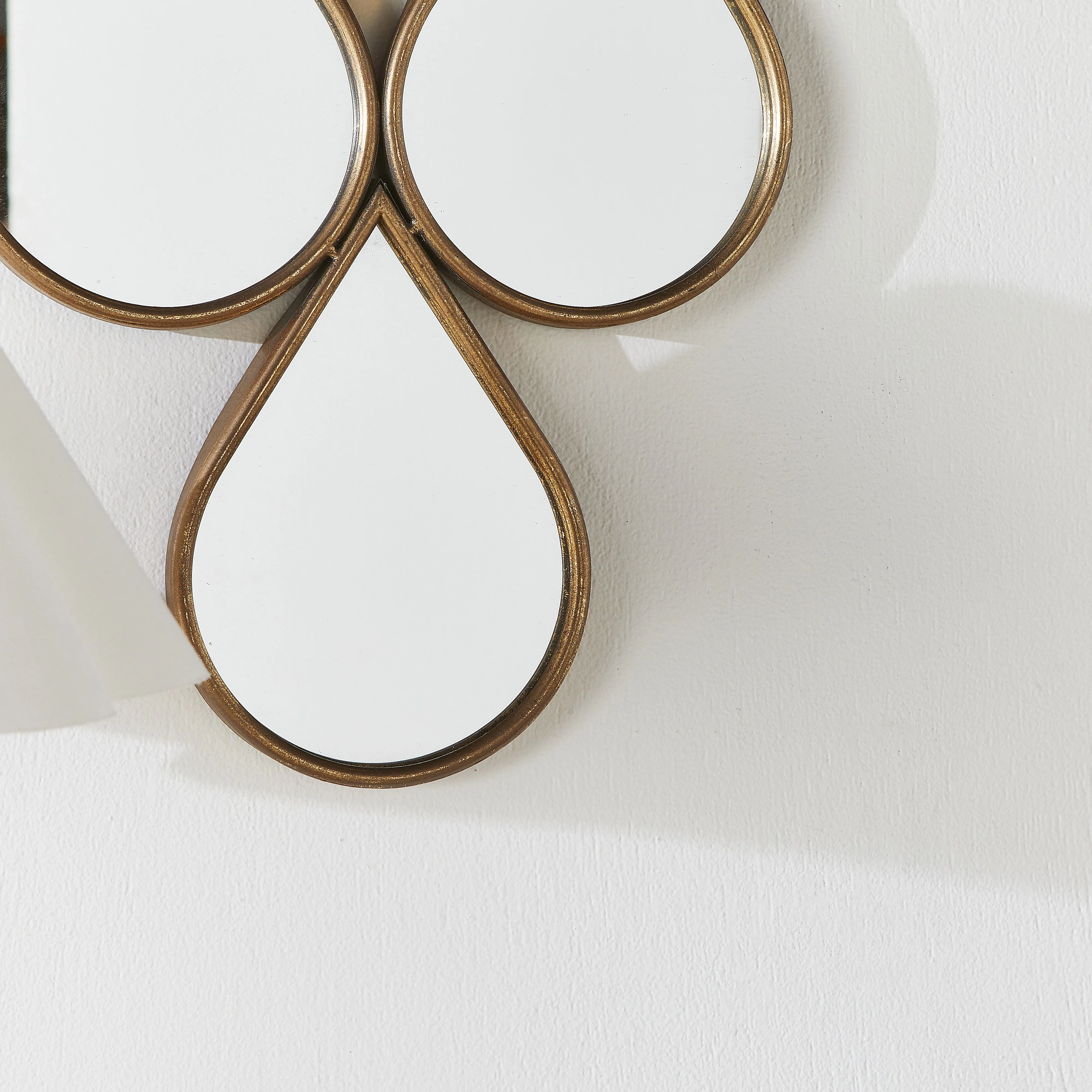 Diamond Teardrops Gold Mirror 99x49.5cm - Image 4