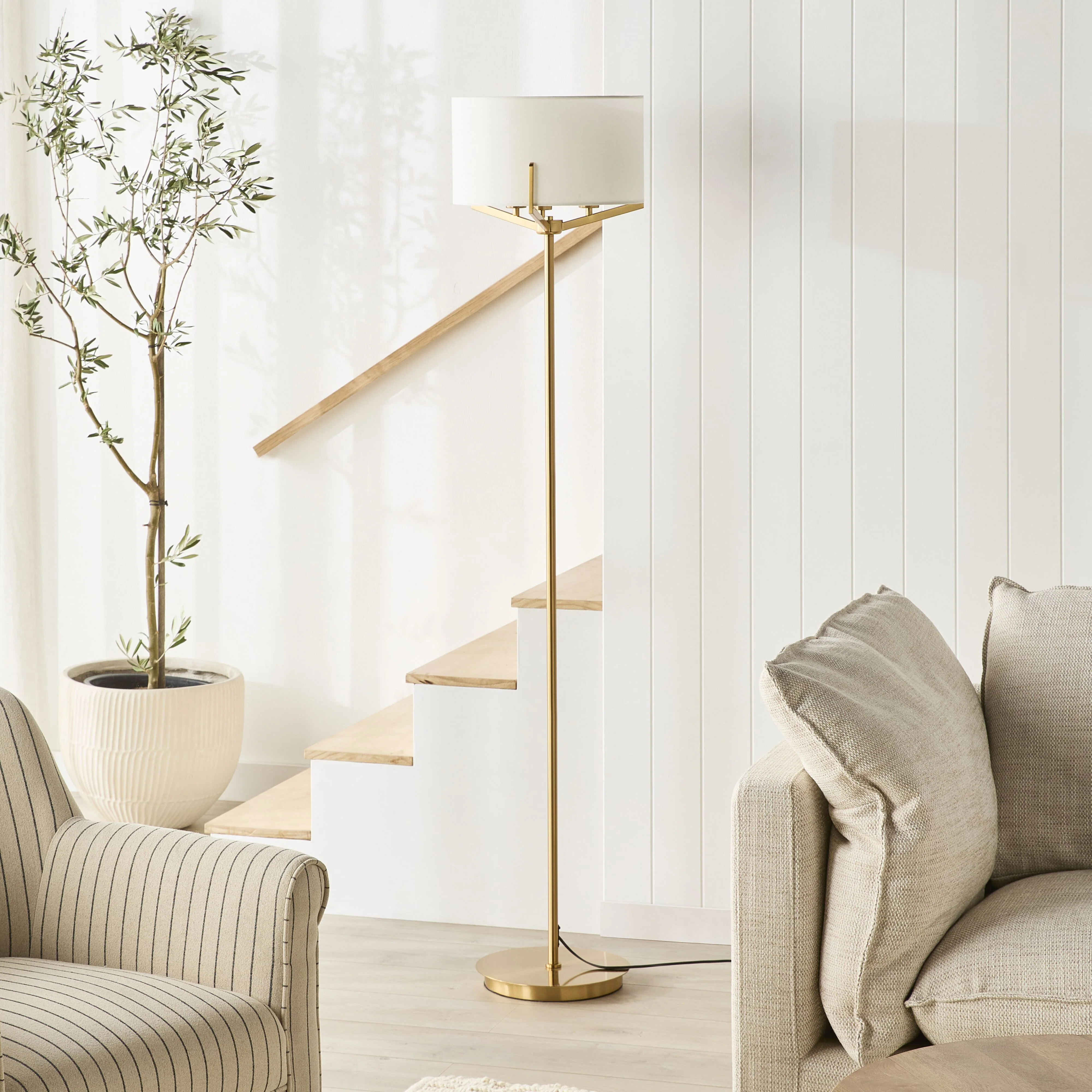 Diana Floor Lamp 38x160cm - Image 3