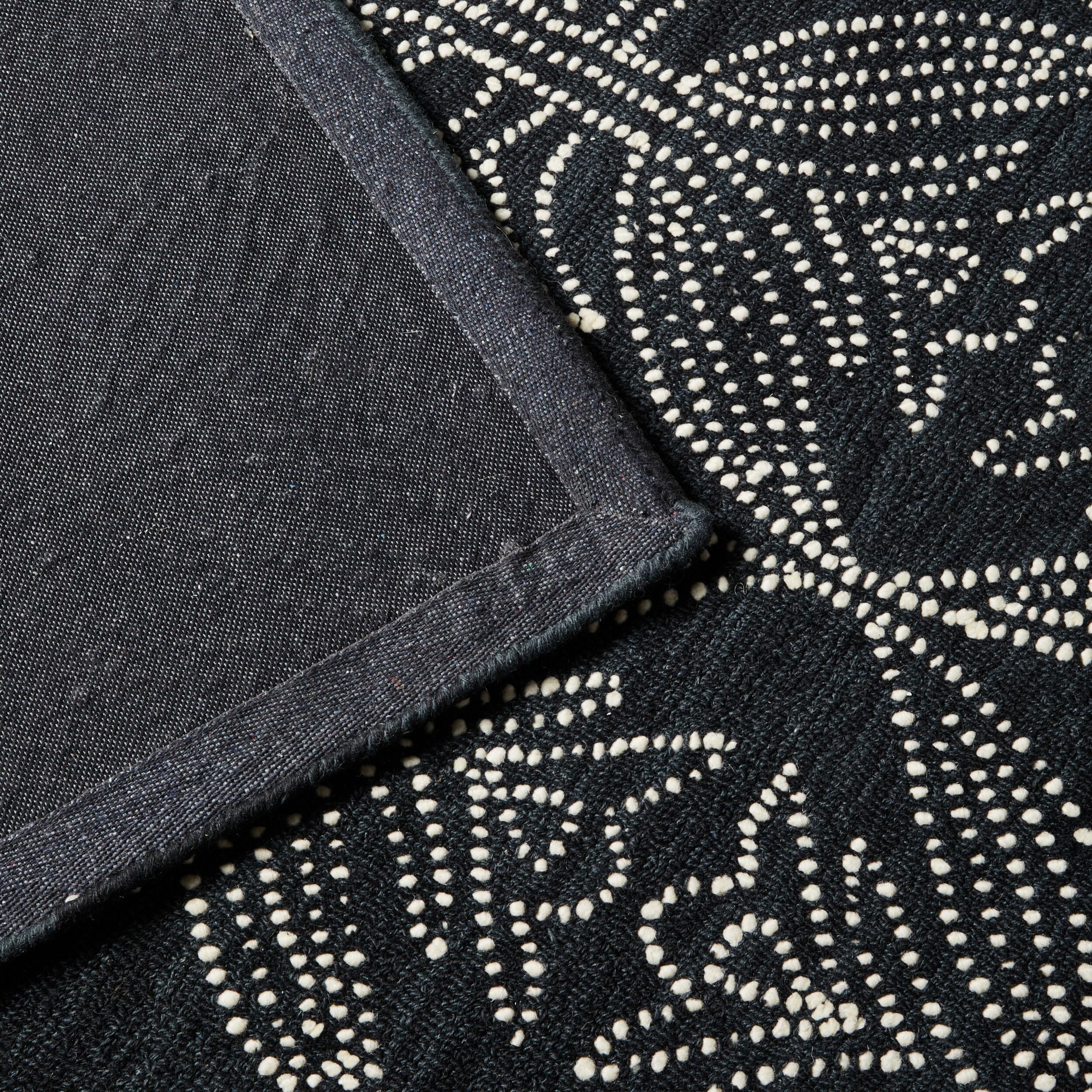 Dreamtime Hand Tufted Wool Black & White Rug 300x240cm - Image 3