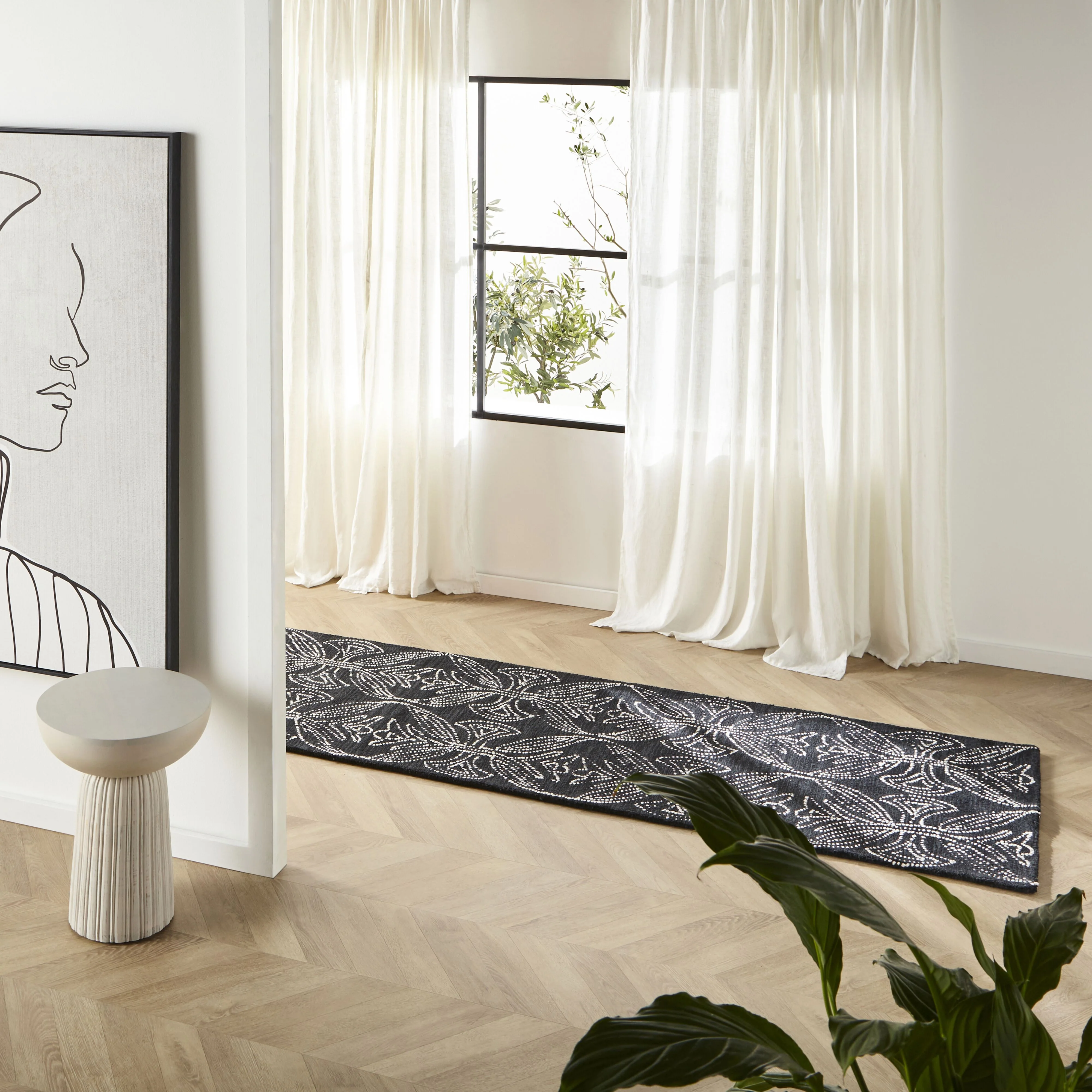 Dreamtime Hand Tufted Wool Black & White Runner 80x300cm - Image 4
