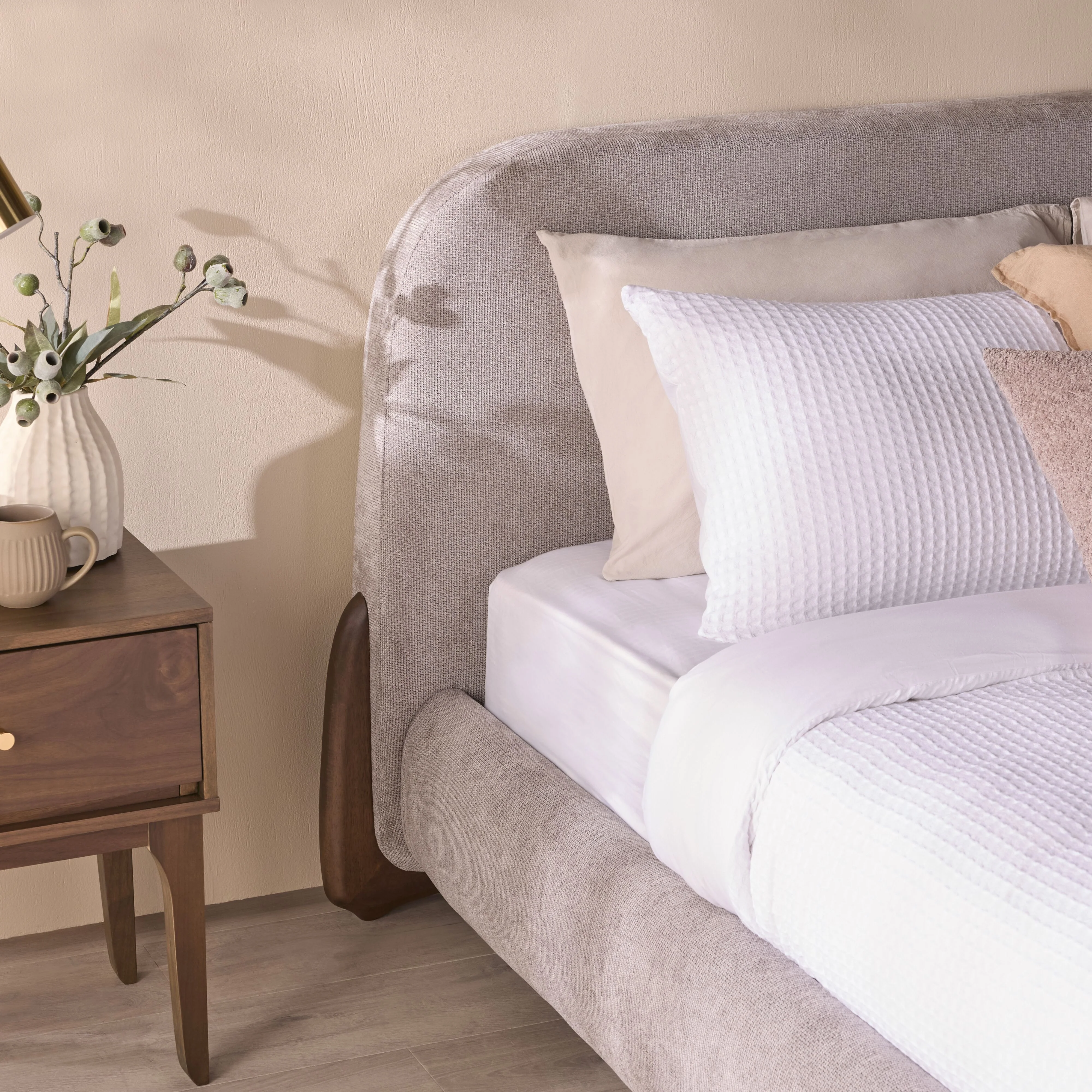 Eden Queen Bed - Image 10