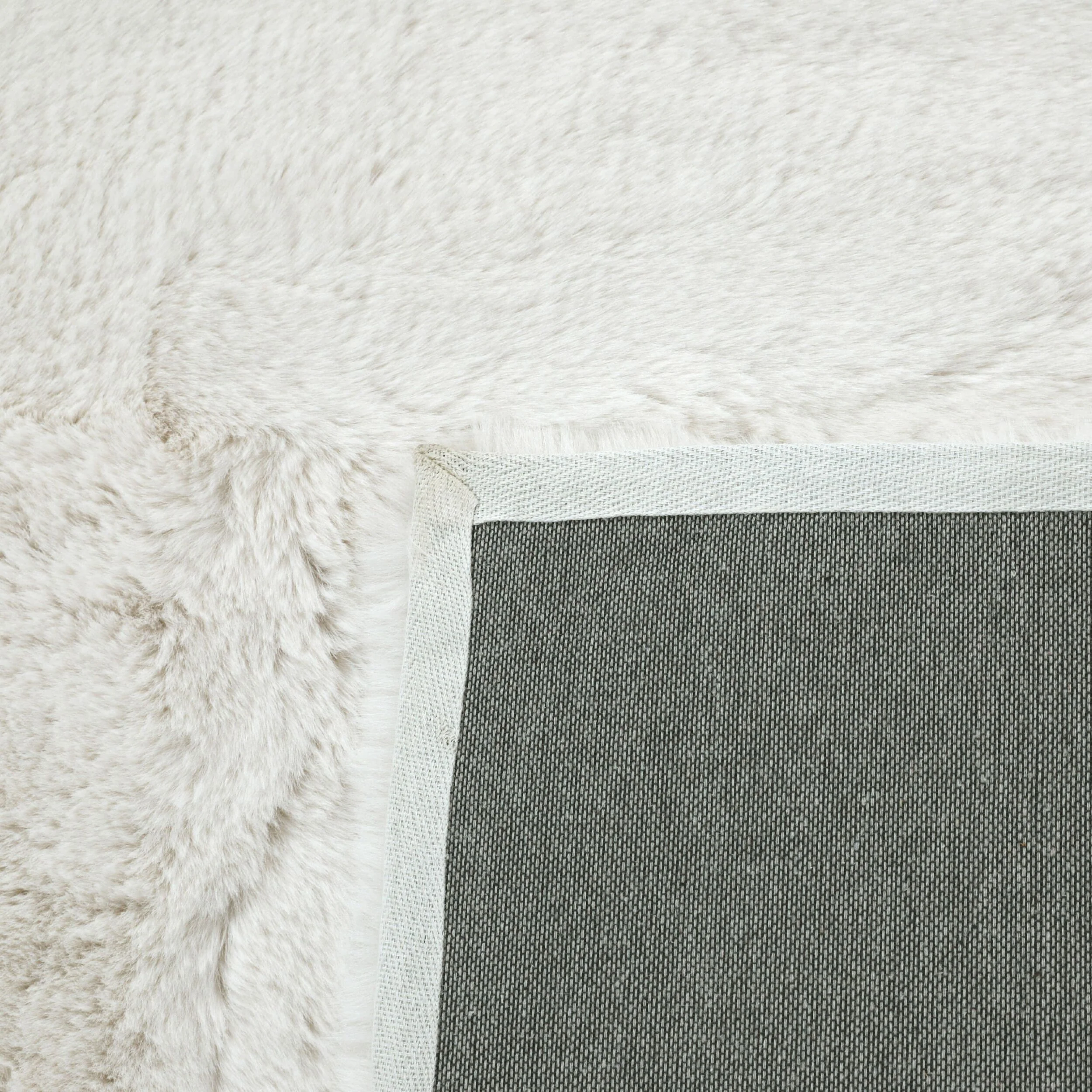 Faux Rabbit Fur Rug Ivory 150x240cm - Image 2