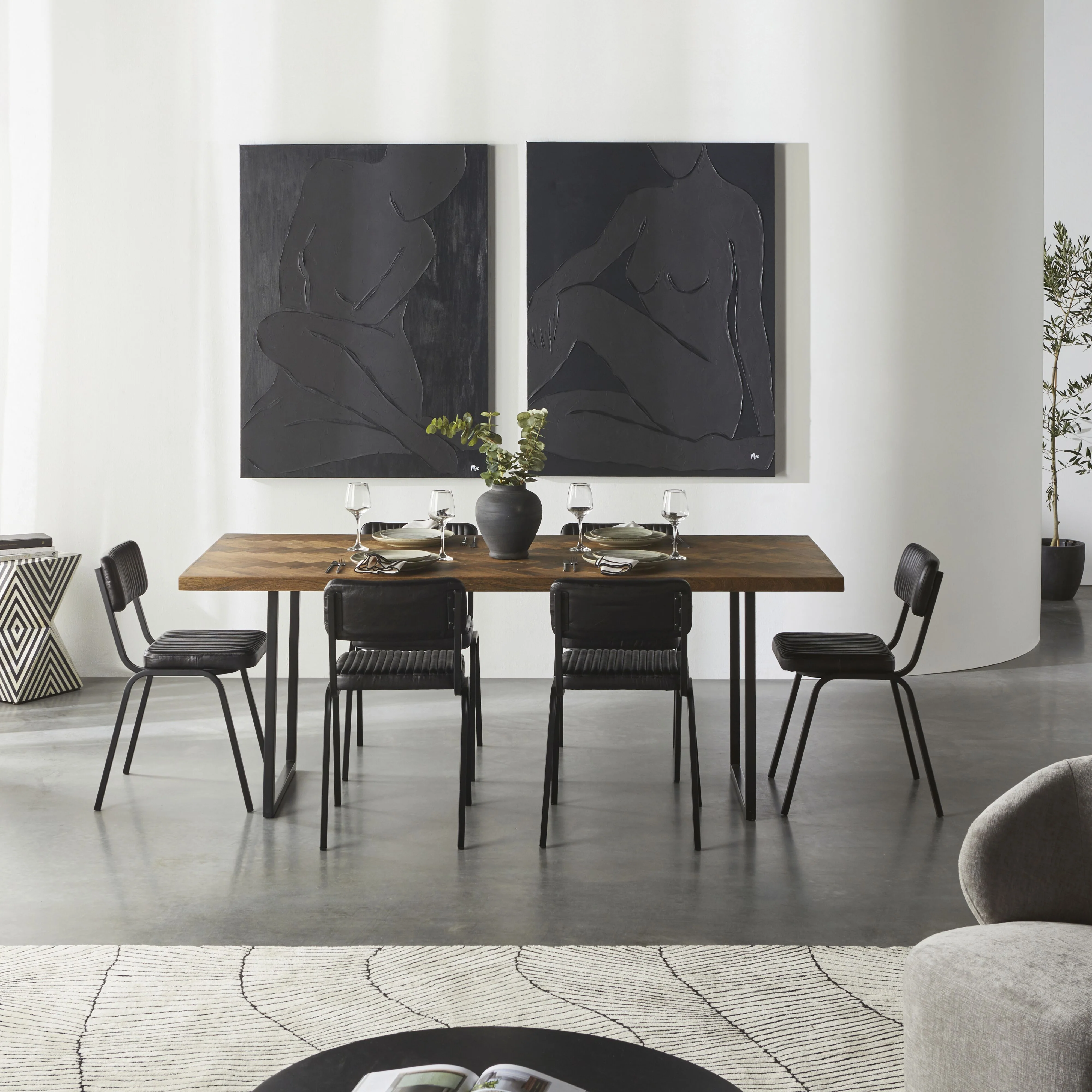 Galleries Figure I Canvas Print 100x135cm - Image 4