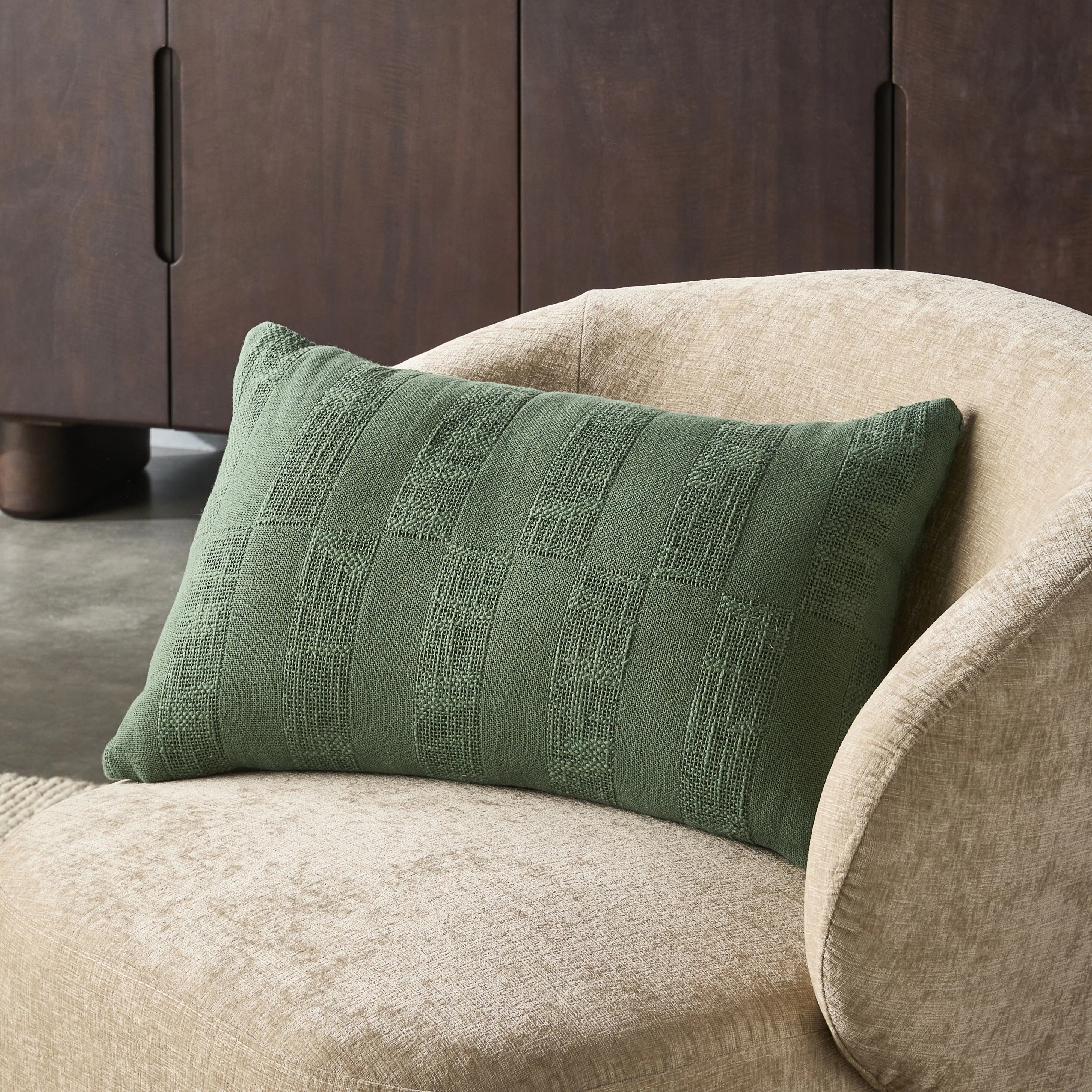 Gene Jacquard Cushion Bottle Green 40x60cm - Image 3