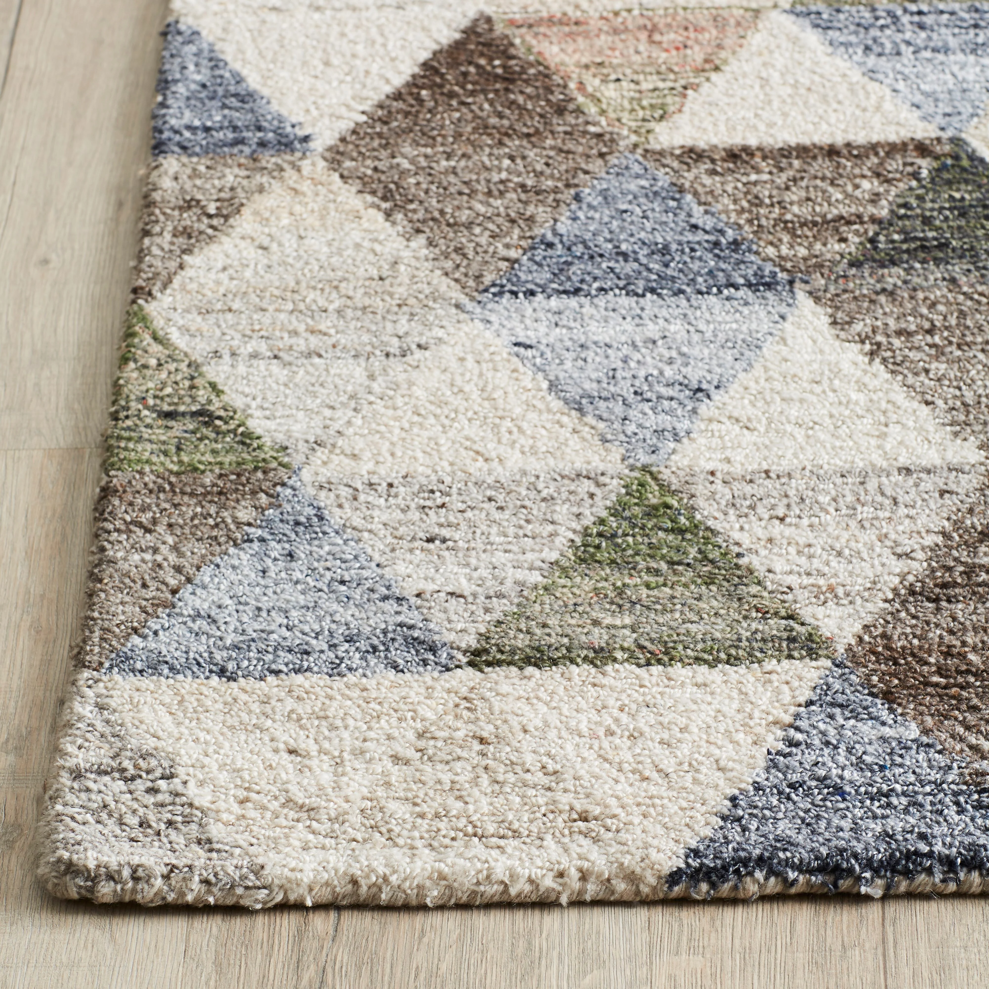 Geo Shaded Diamond Hand Tufted Blue & Cream Rug 240x150cm - Image 6