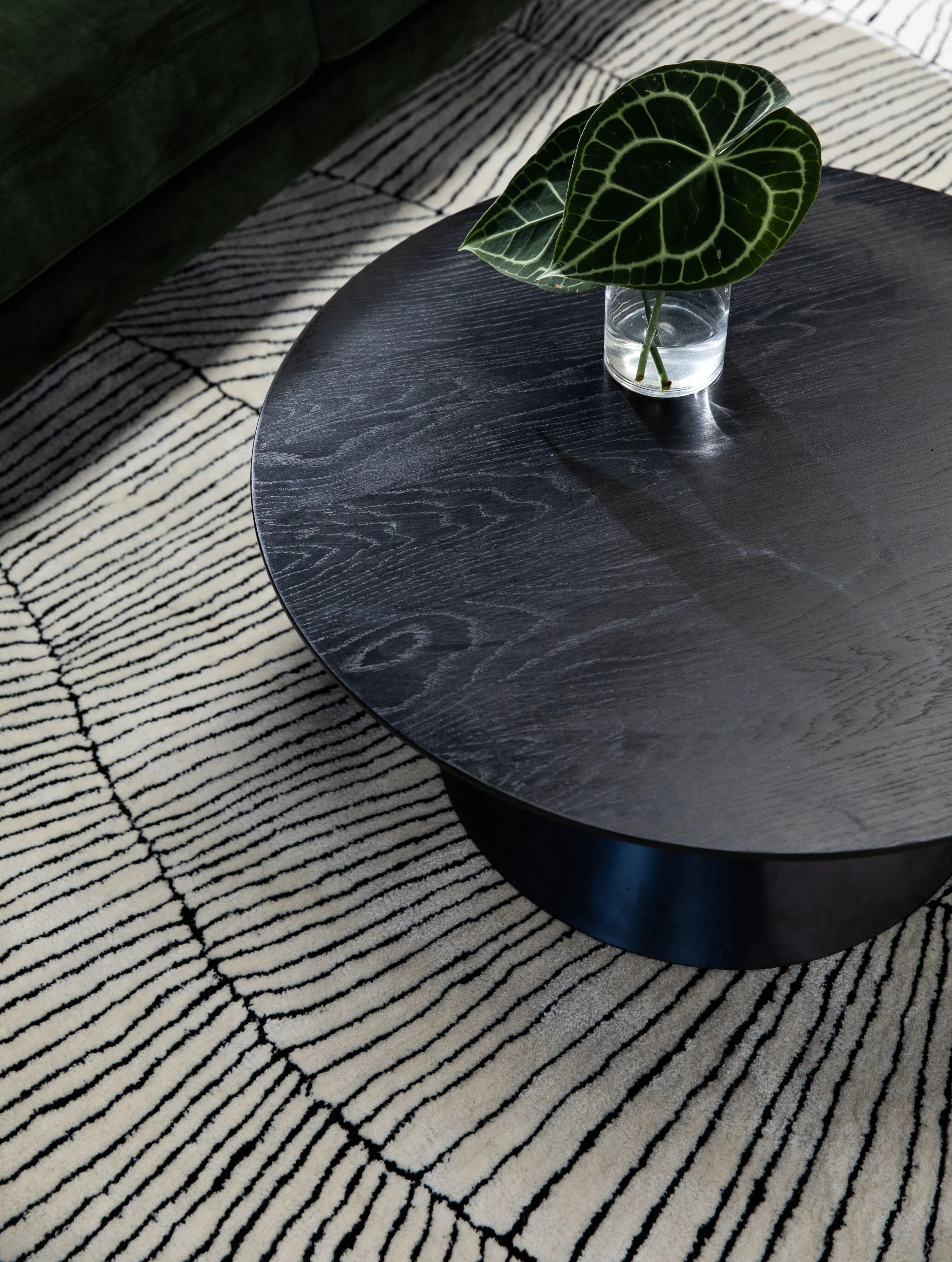 Geo Wave Hand-Tufted Black & White Rug 400x300cm - Image 7