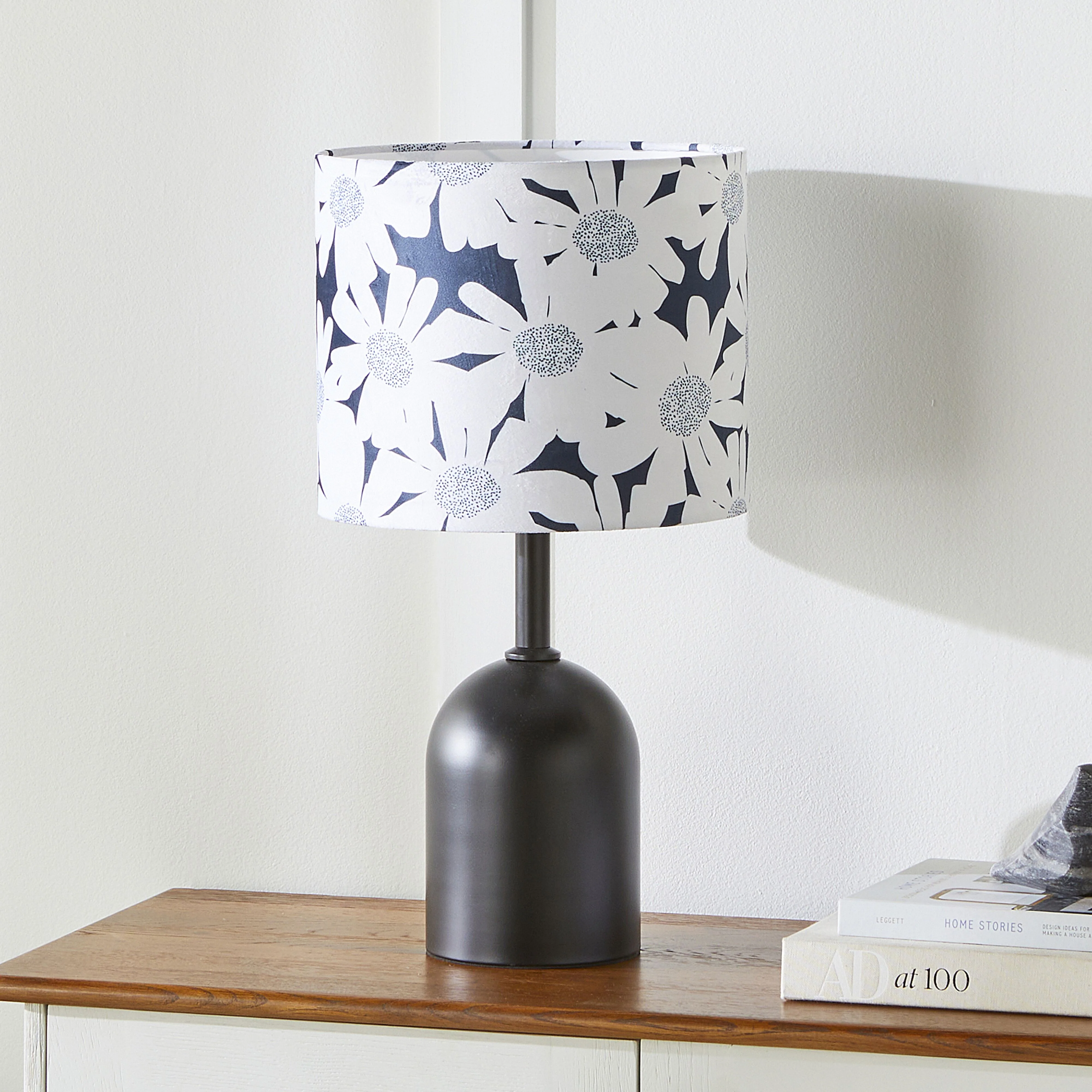 Gerbera Daisy Table Lamp 55x30cm - Image 4