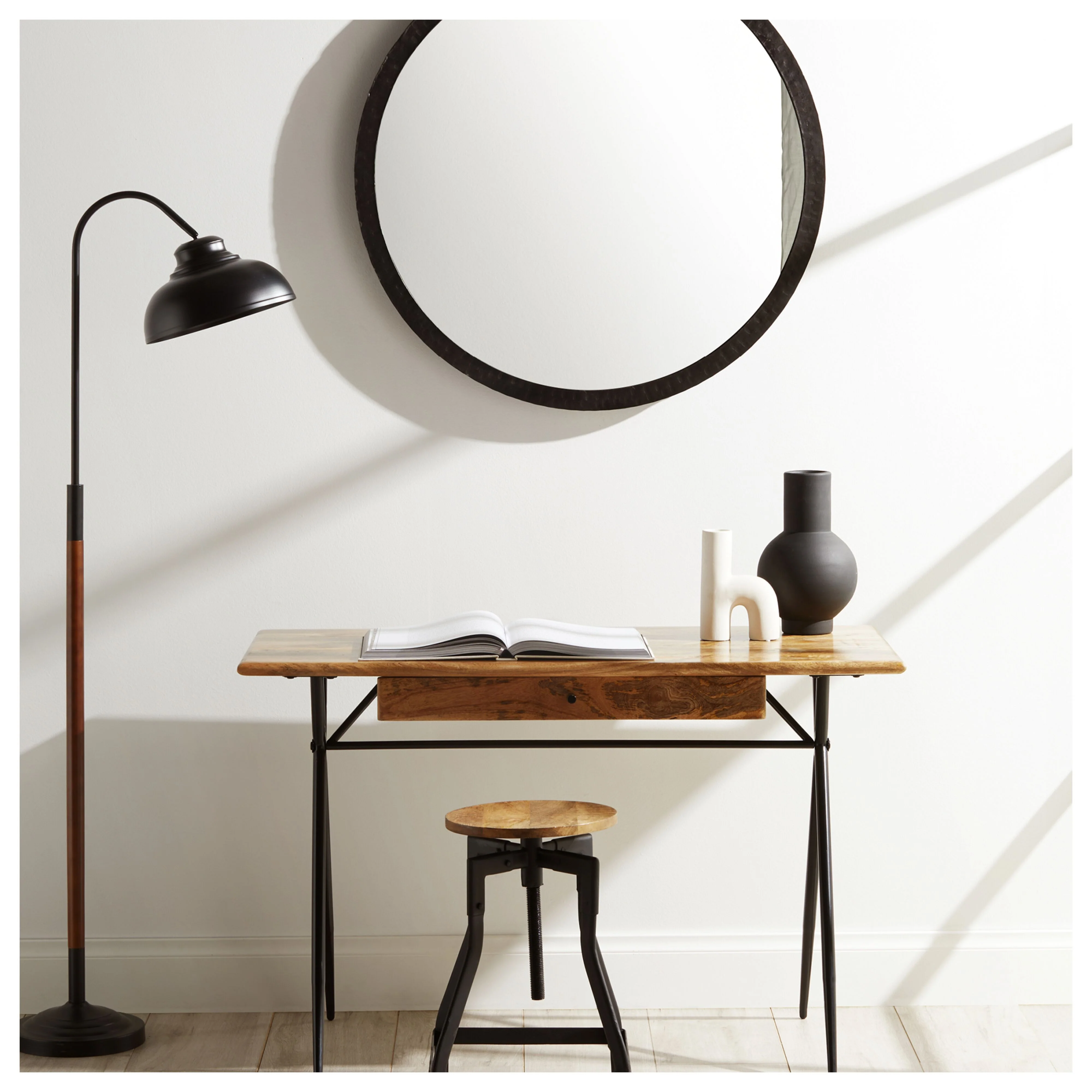 Greenwich Heritage Metal/Wood Floor Lamp 162cm - Image 5