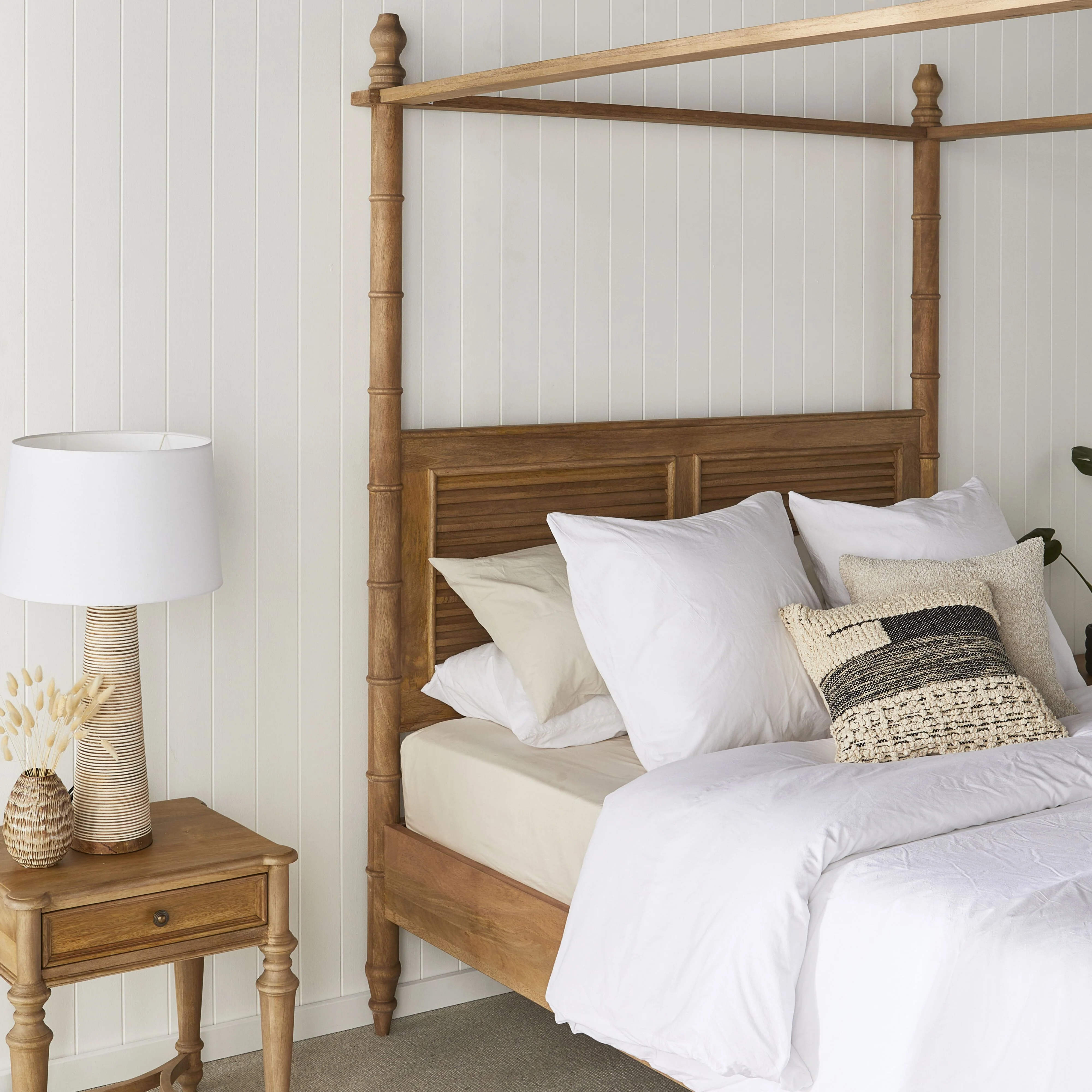 Hampton Mango Wood King Canopy Bed - Image 12