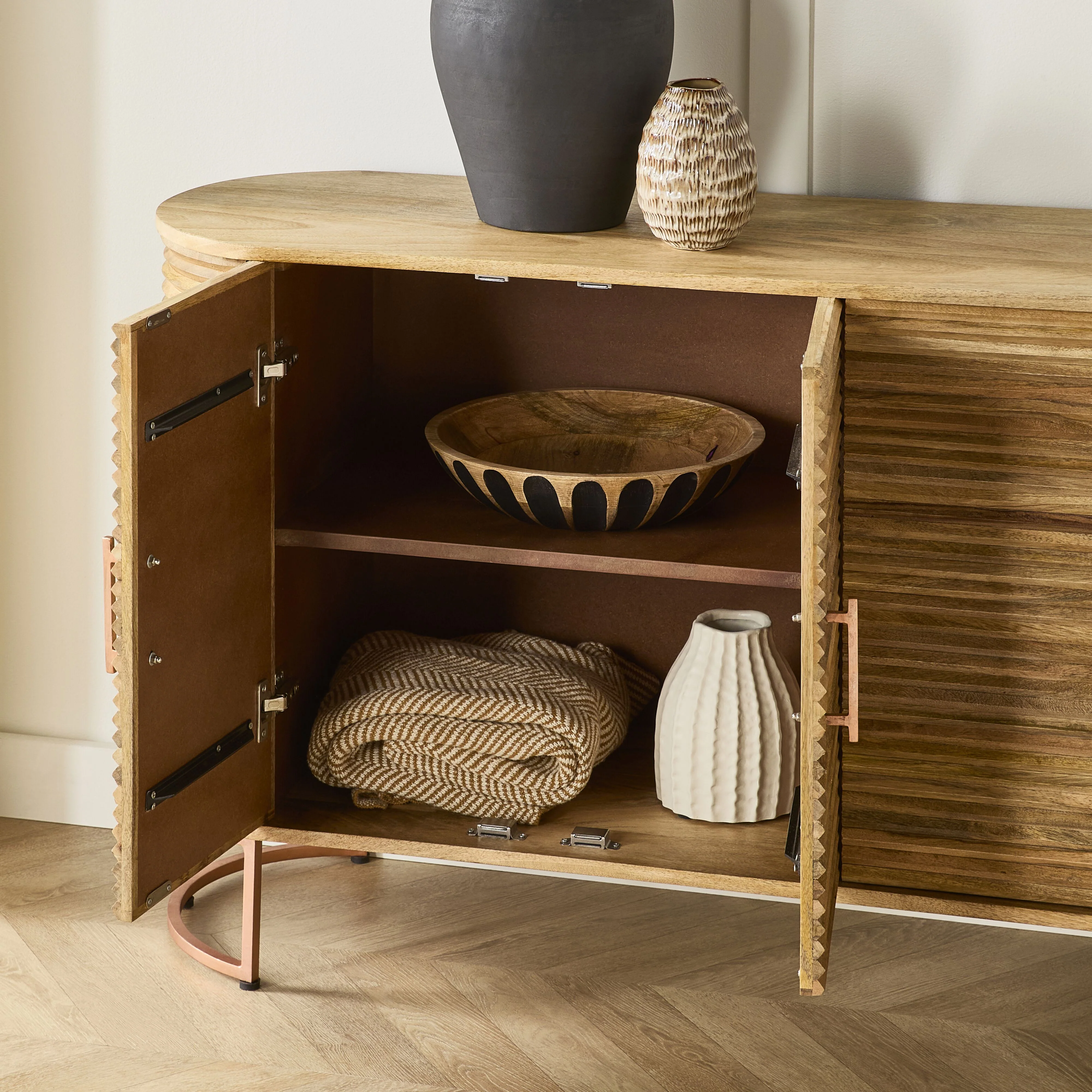 Hannah 4 Door Sideboard - Image 12