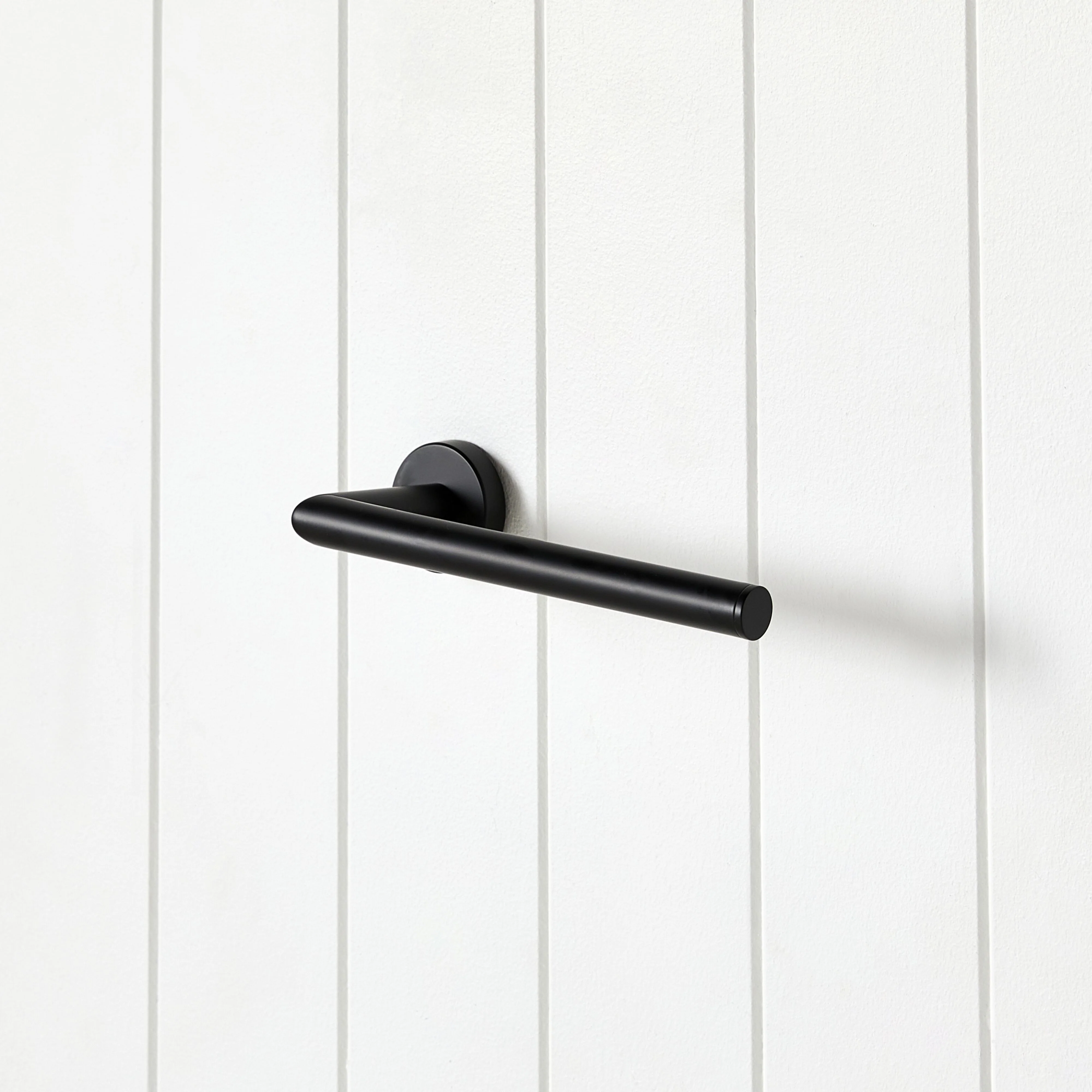 Harper Hand Towel Holder Matt Black - Image 2
