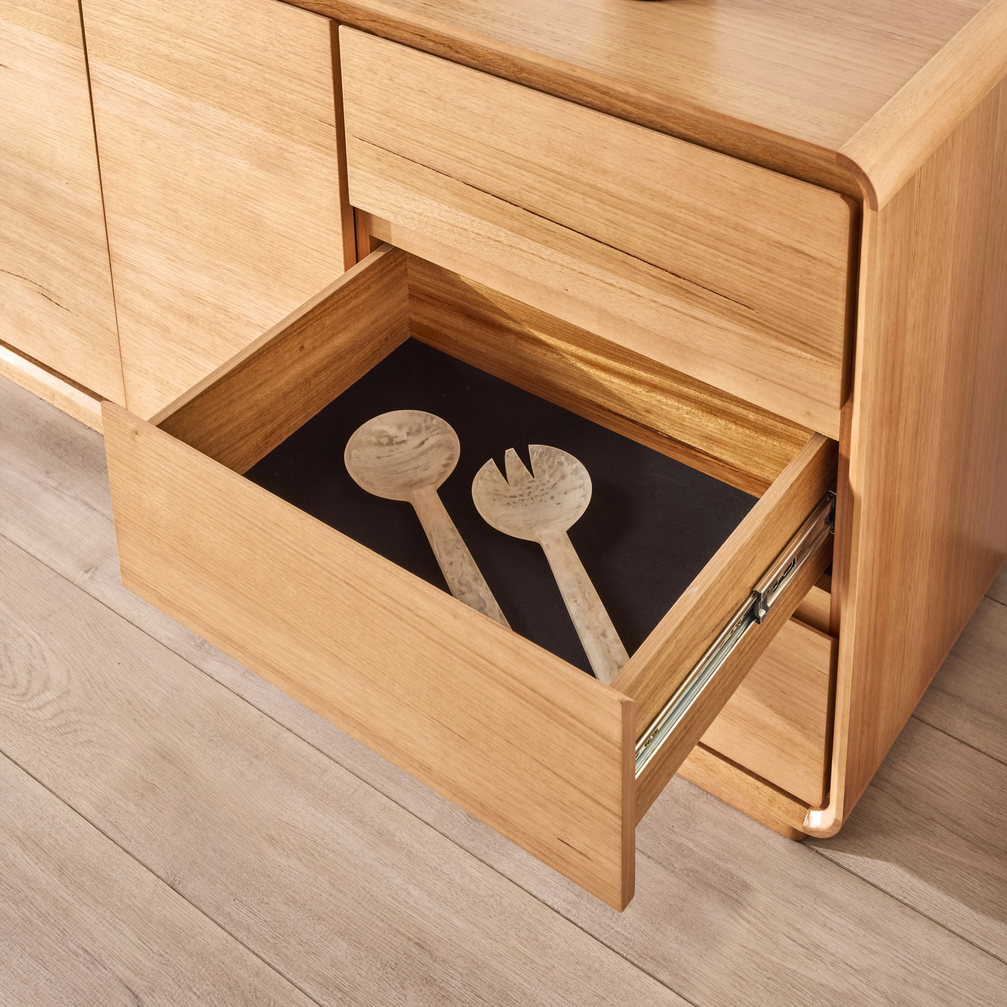 Hazelbrook 3 Drawer 3 Door Buffet - Image 12