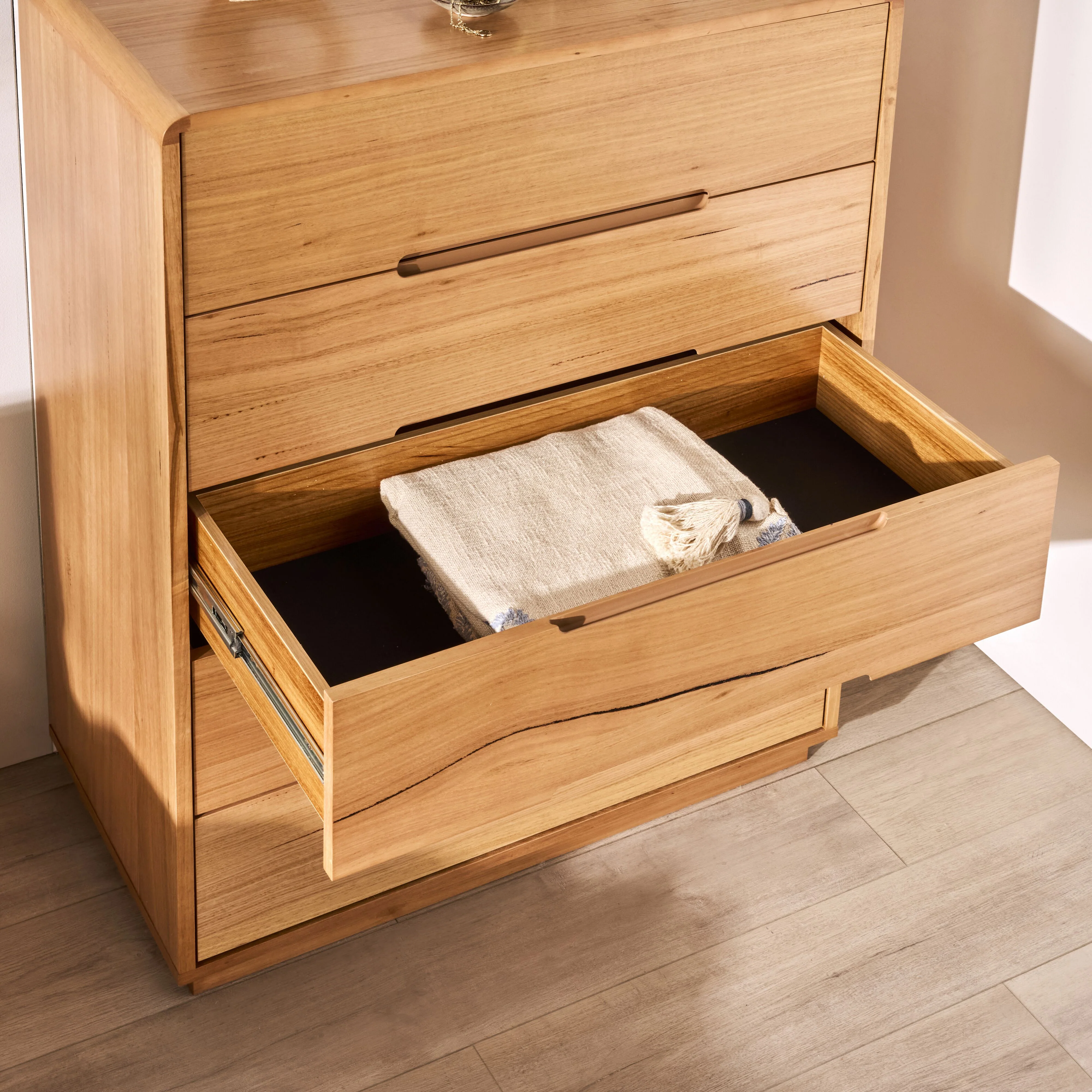Hazelbrook Queen 4 Piece Set - Image 19