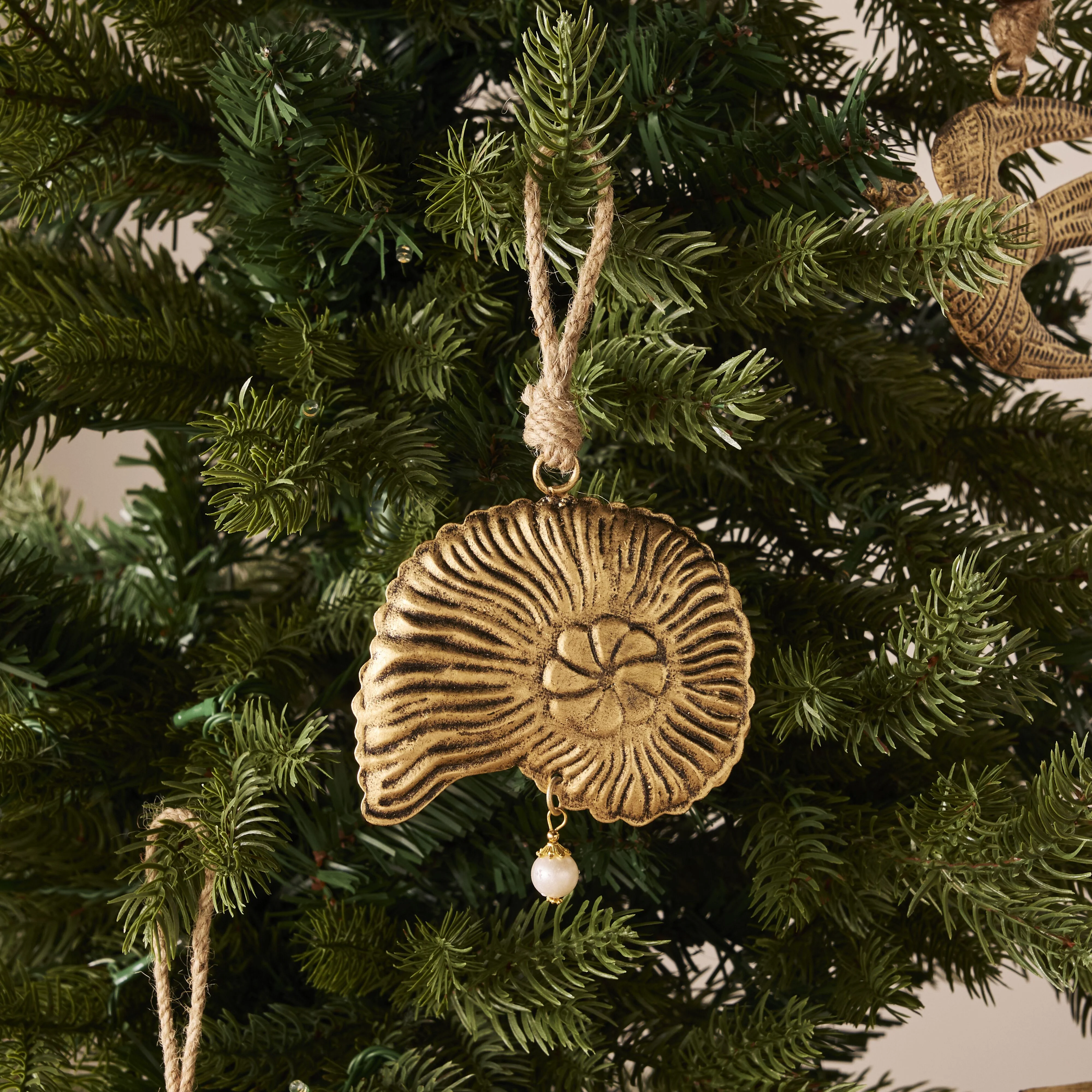 Heirloom Shell Christmas Ornament - Image 3